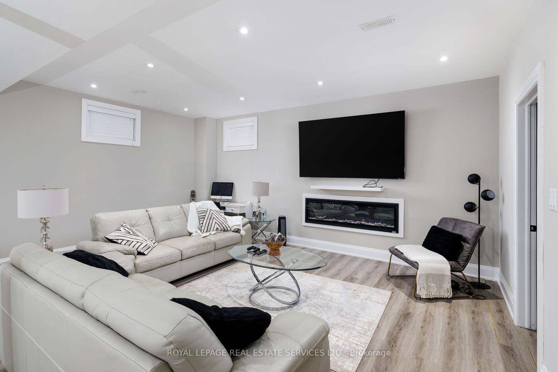 Photo 34 of 175 Burloak Drive W, Oakville, Bronte — HOMEH