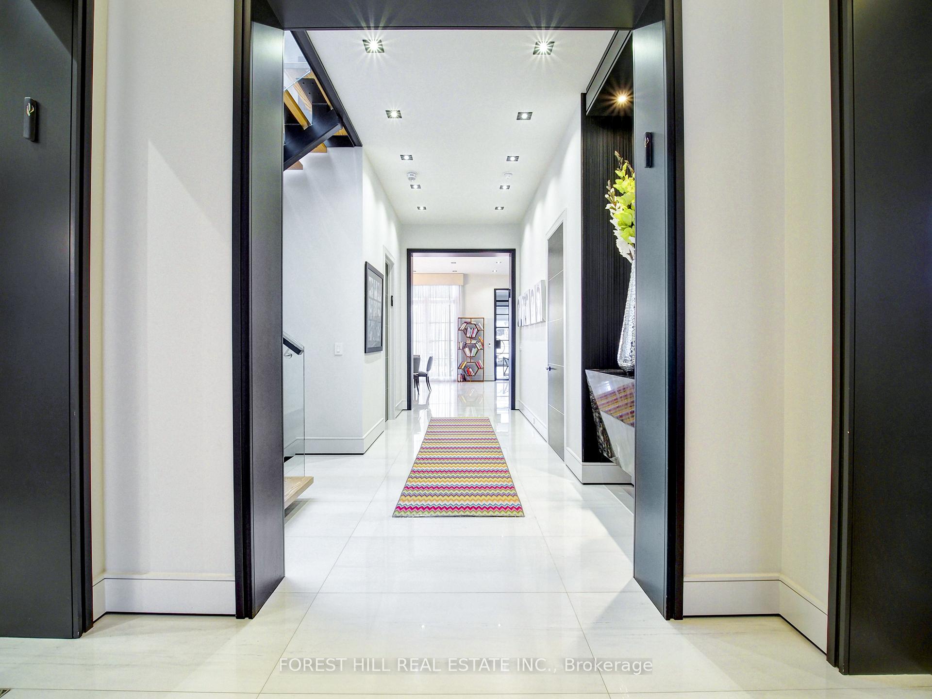 Photo 6 of 163 Arnold Avenue, Vaughan, Crestwood-Springfarm-Yorkhill — HOMEH