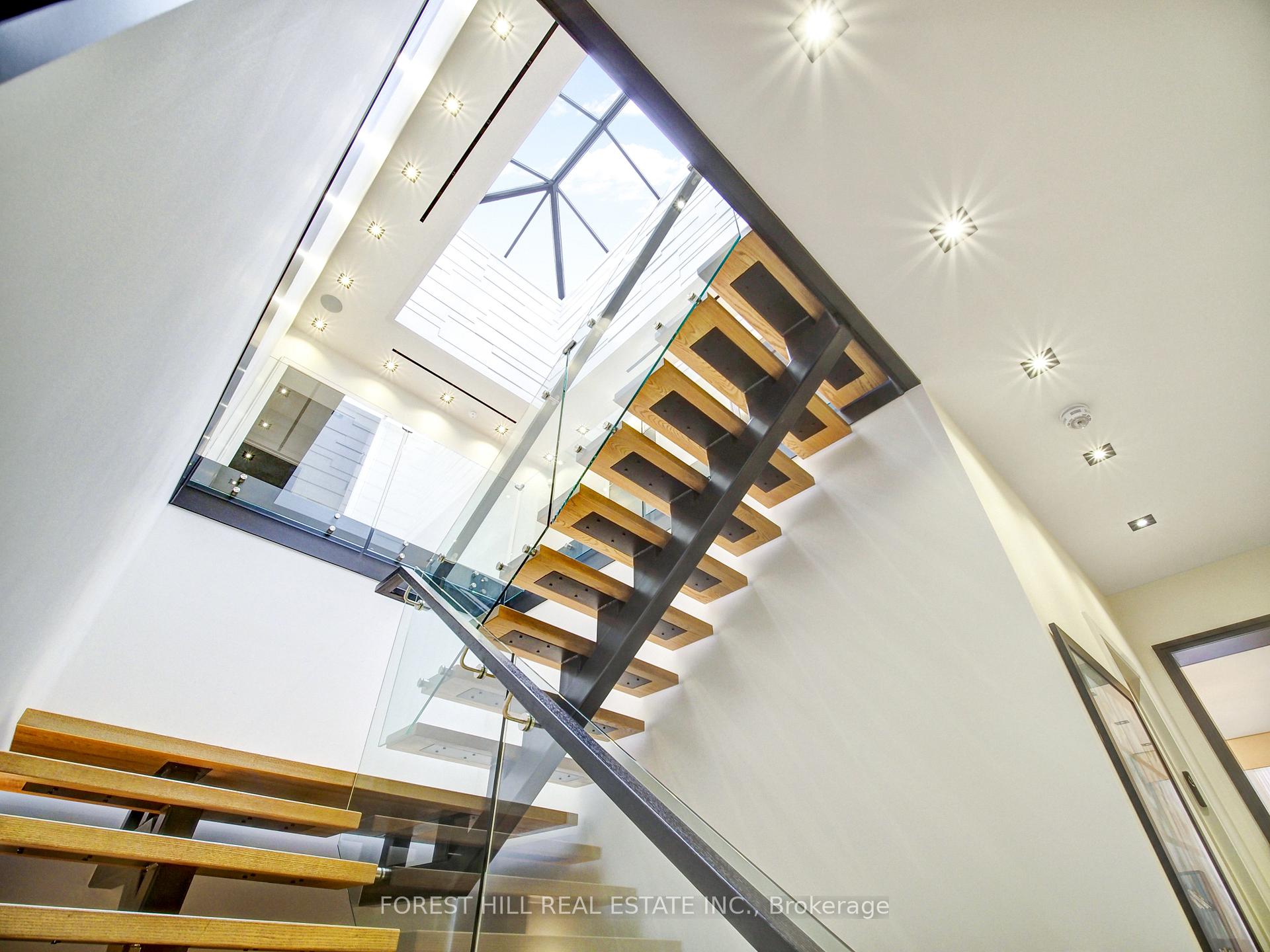 Photo 18 of 163 Arnold Avenue, Vaughan, Crestwood-Springfarm-Yorkhill — HOMEH