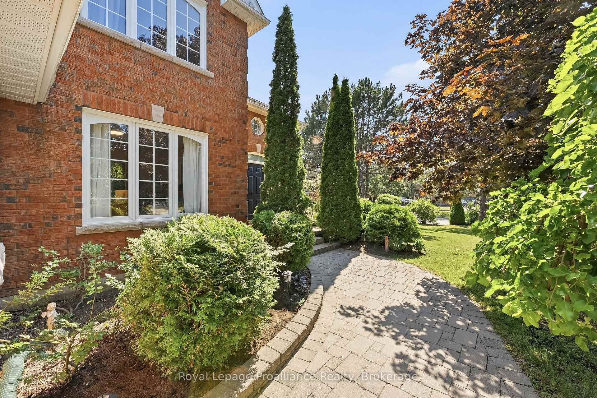 Photo 3 of 37 Ravine Drive, Port Hope — HOMEH