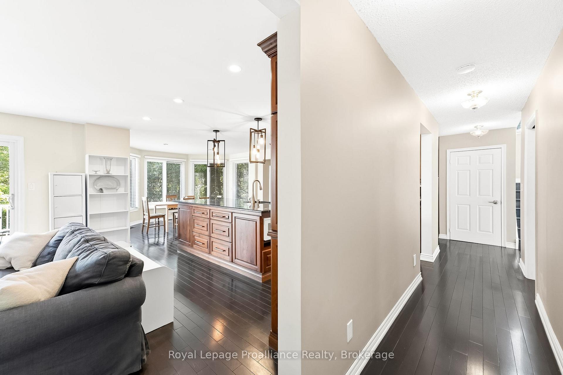 Photo 23 of 37 Ravine Drive, Port Hope — HOMEH