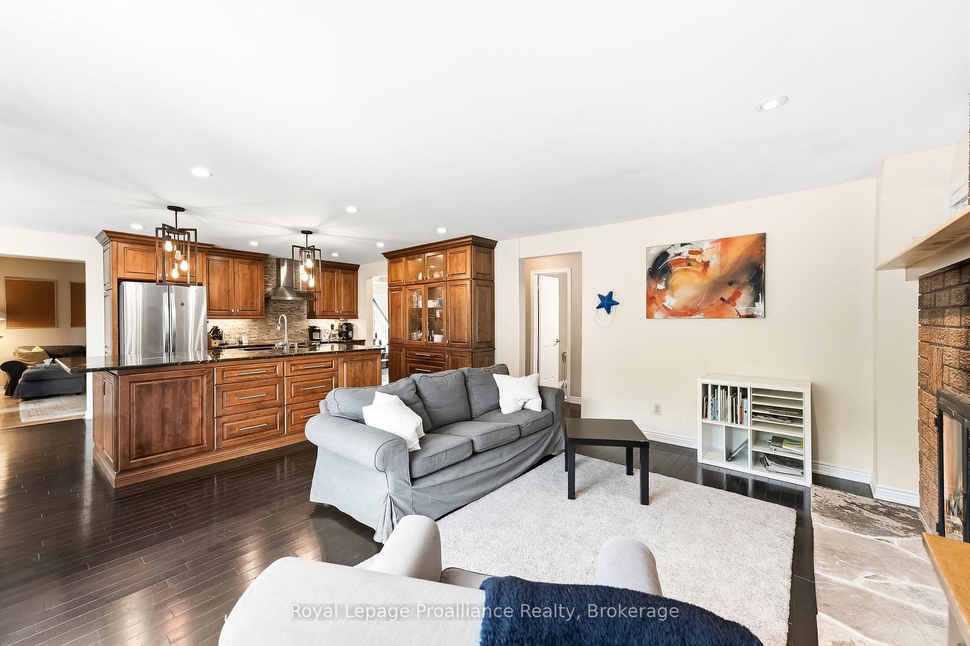 Photo 10 of 37 Ravine Drive, Port Hope — HOMEH