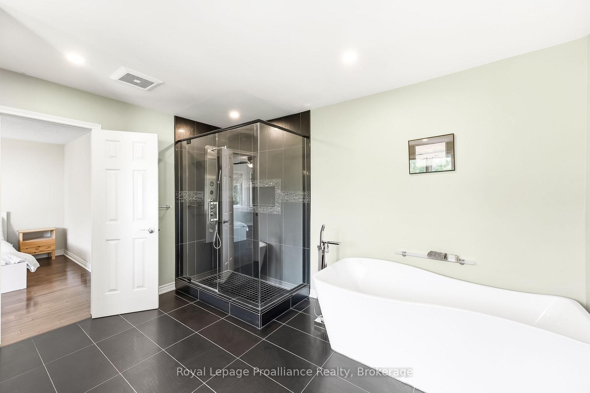 Photo 32 of 37 Ravine Drive, Port Hope — HOMEH