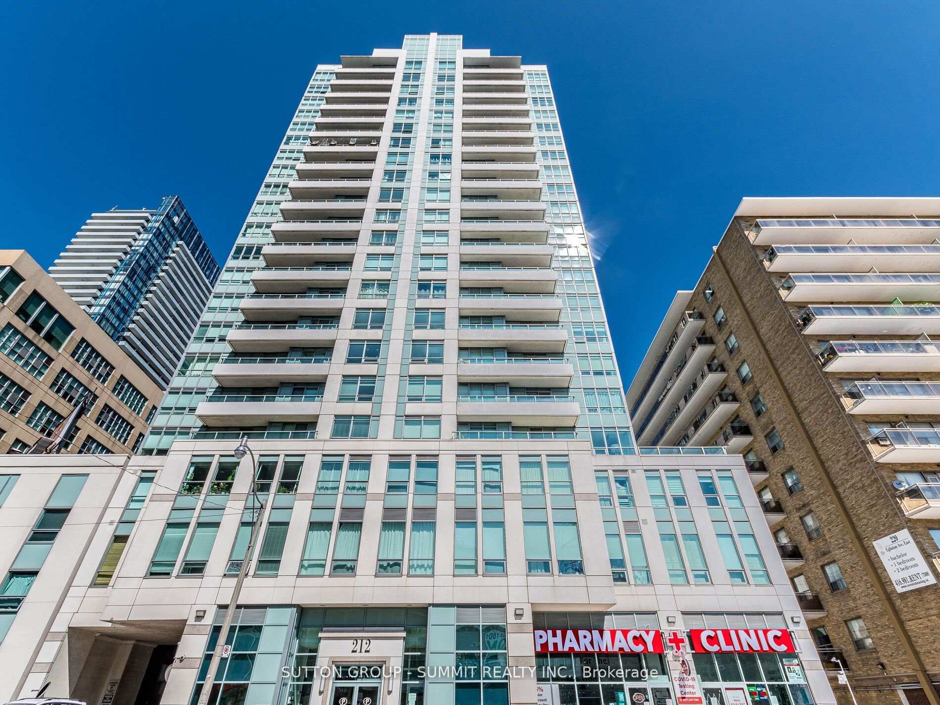 Front of Unit 1704, 212 Eglinton Avenue E