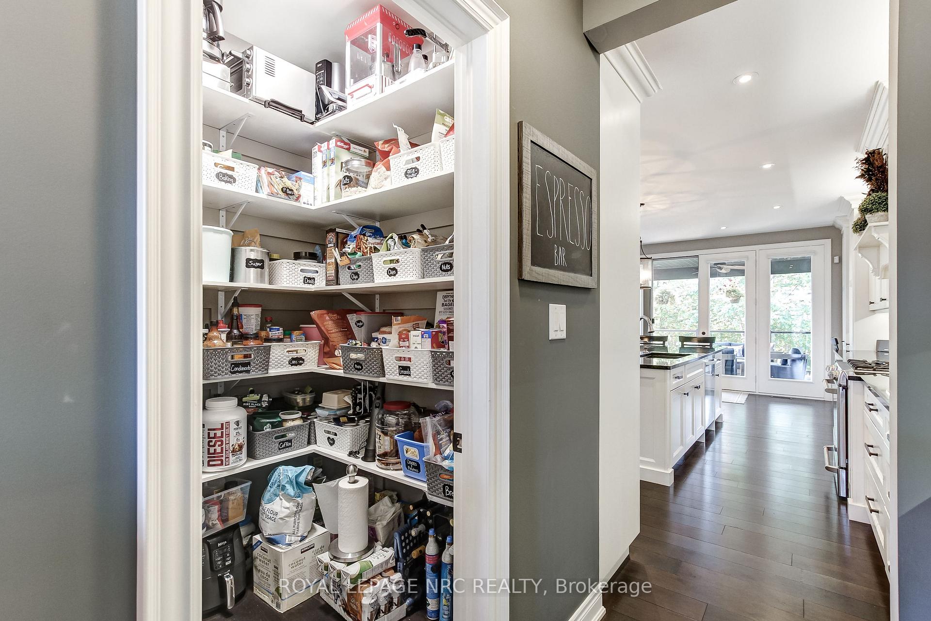 Photo 6 of 8816 Angie Drive, Niagara Falls, Forestview — HOMEH