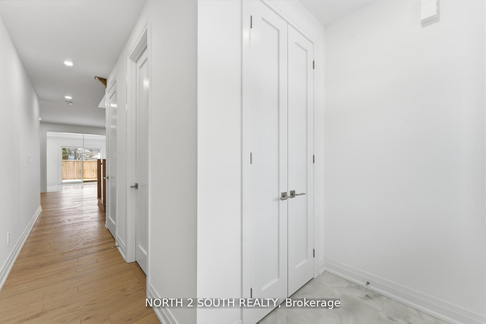 Photo 3 of 75 Virro Court, Vaughan, Elder Mills — HOMEH