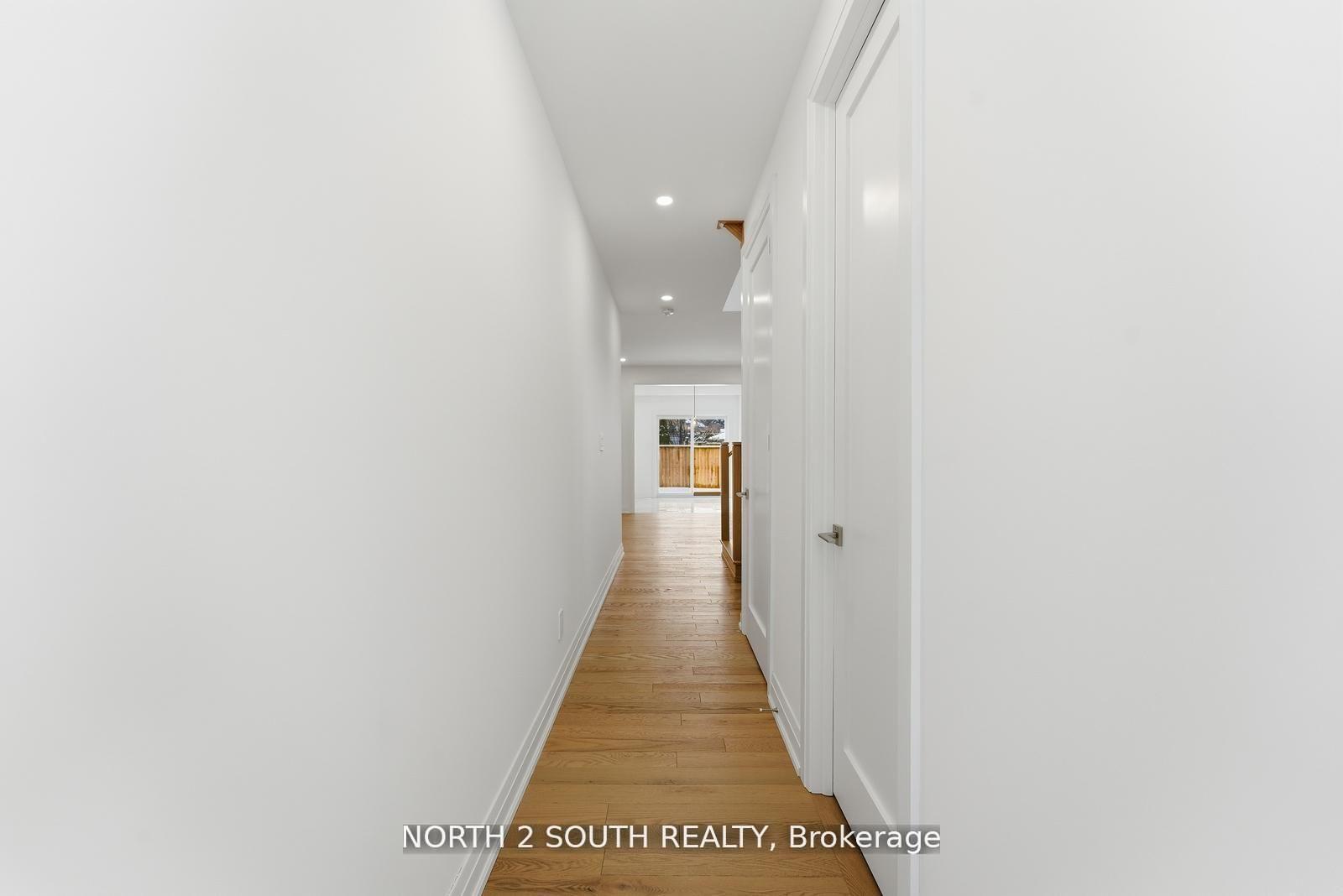 Photo 4 of 75 Virro Court, Vaughan, Elder Mills — HOMEH