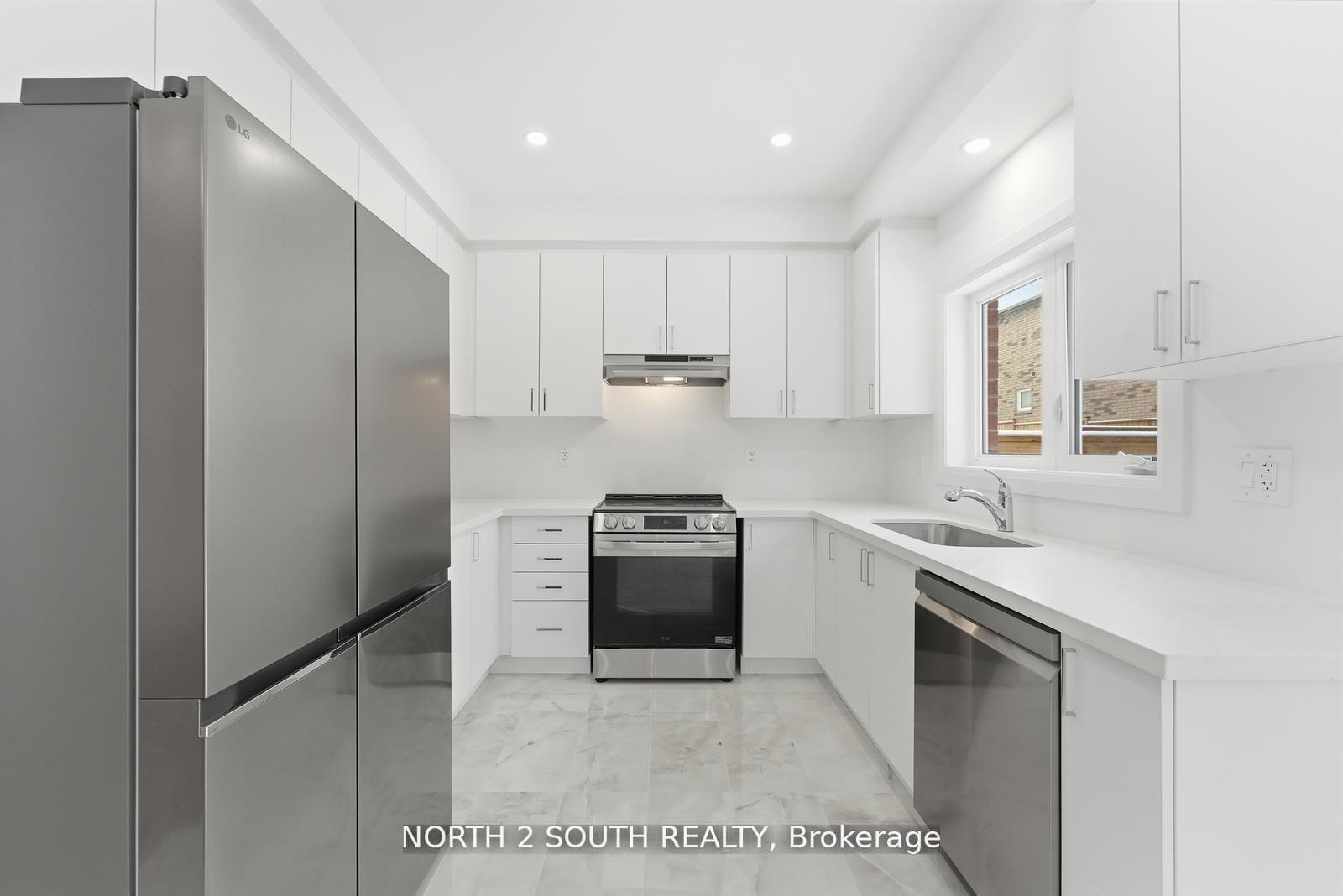 Photo 12 of 75 Virro Court, Vaughan, Elder Mills — HOMEH