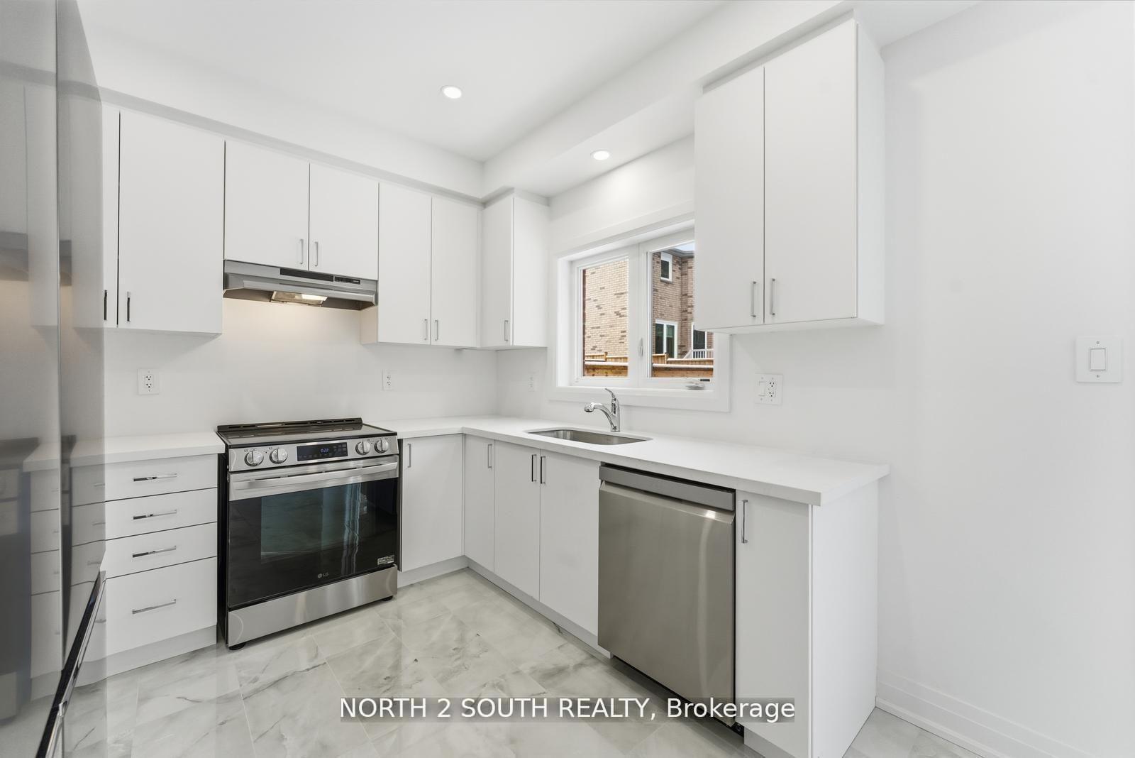 Photo 13 of 75 Virro Court, Vaughan, Elder Mills — HOMEH