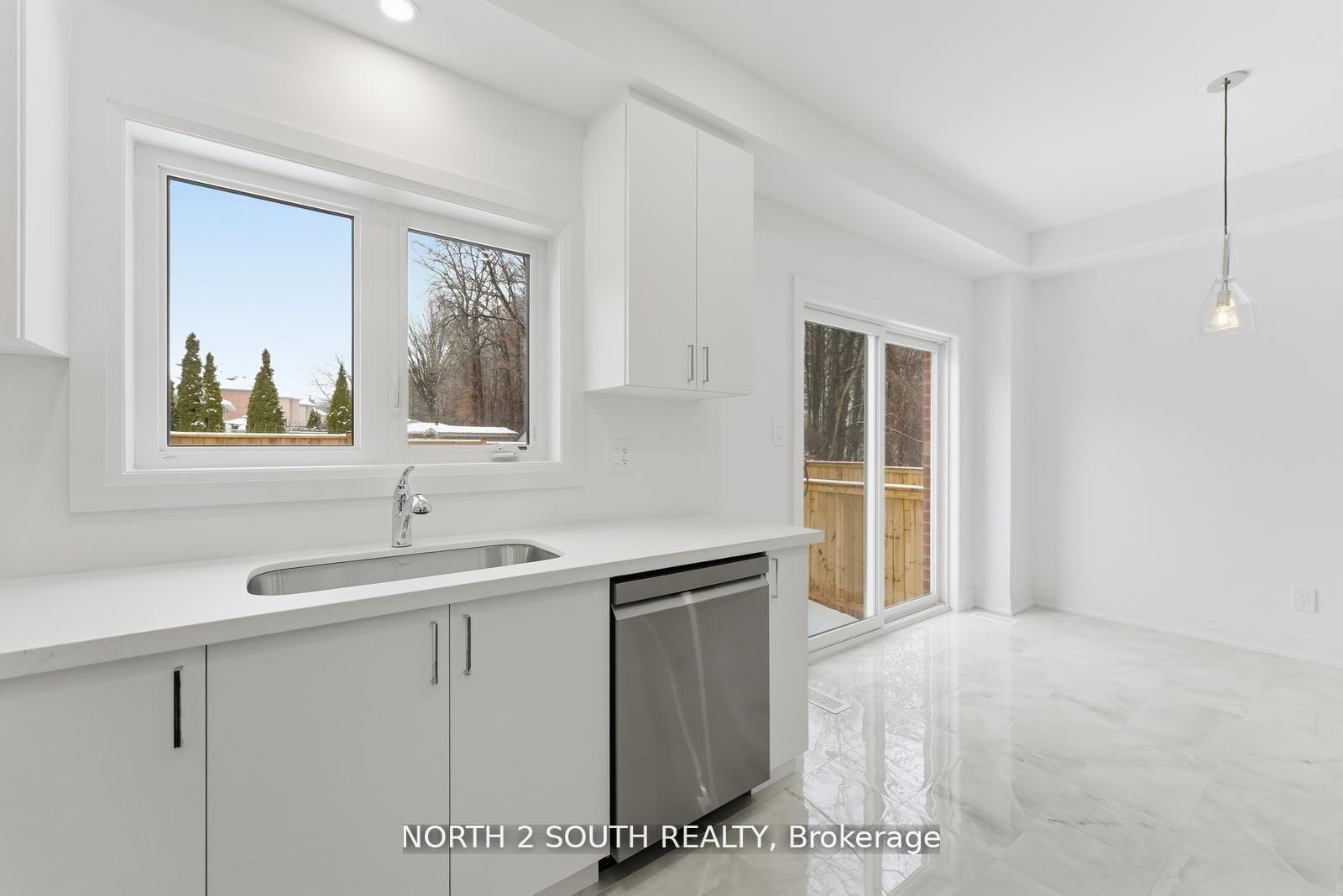 Photo 15 of 75 Virro Court, Vaughan, Elder Mills — HOMEH
