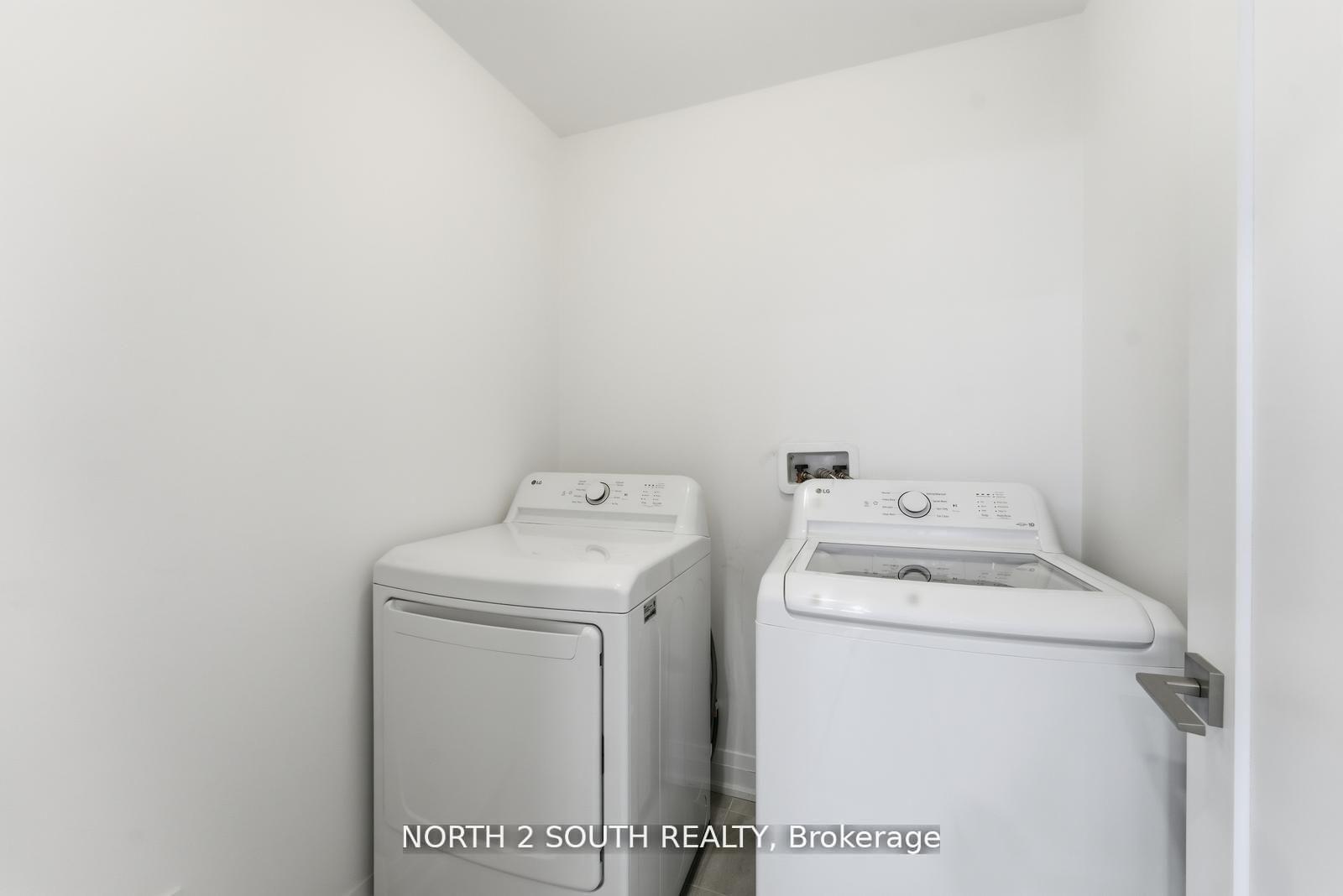 Photo 23 of 75 Virro Court, Vaughan, Elder Mills — HOMEH