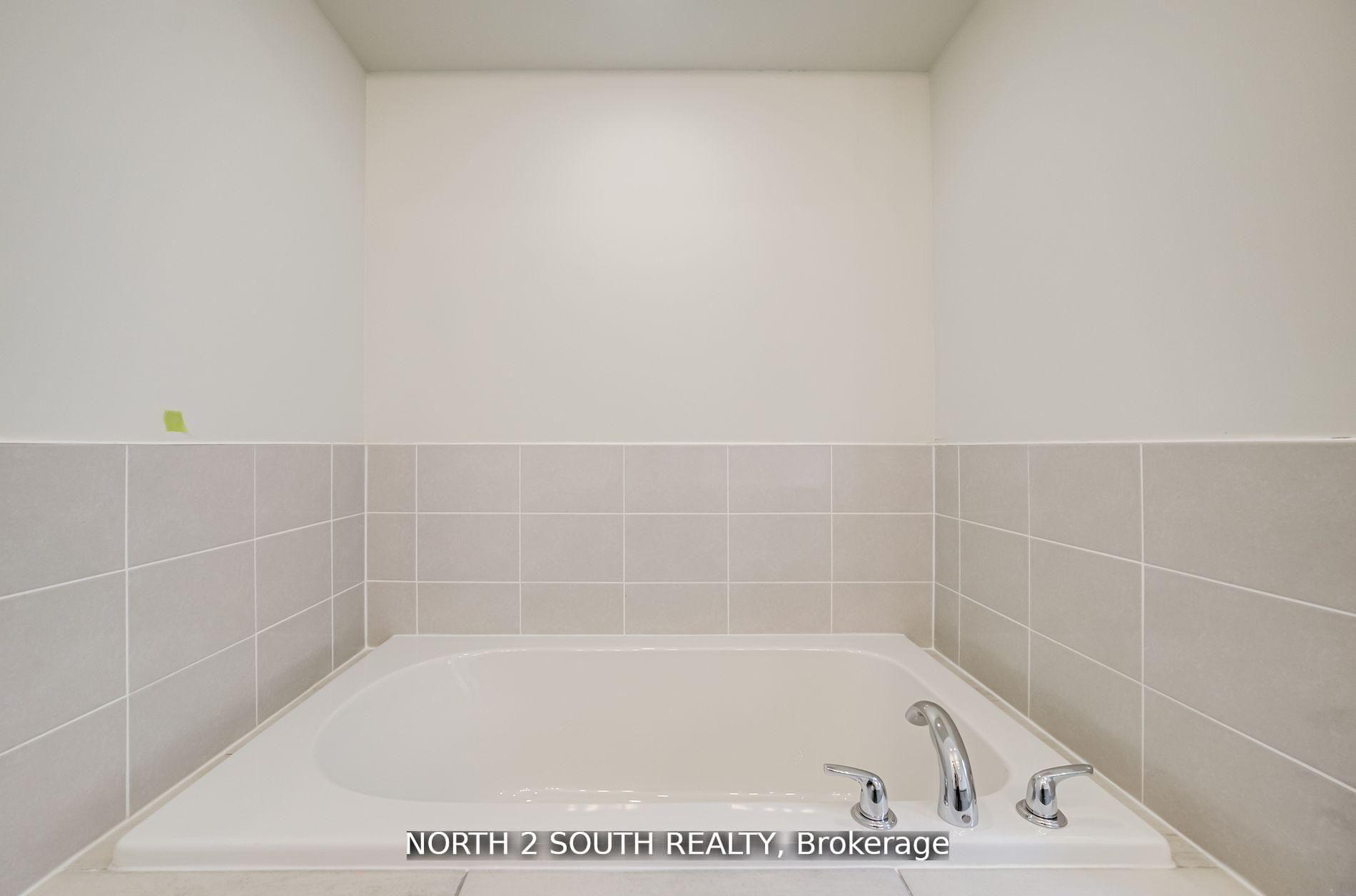 Photo 40 of 75 Virro Court, Vaughan, Elder Mills — HOMEH