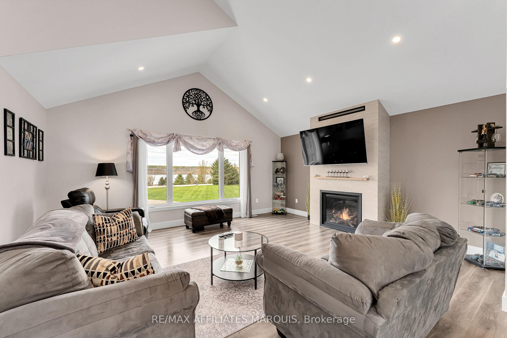 Photo 5 of 9517 County Road 42, Rideau Lakes, Rideau Lakes (North Crosby) Twp — HOMEH