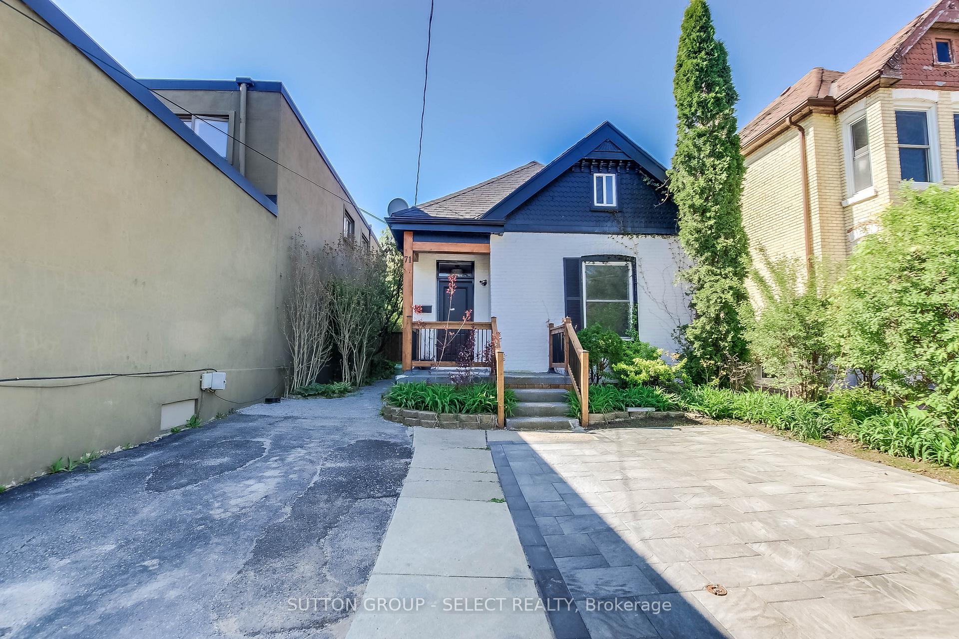 Photo of 71 Briscoe Street E