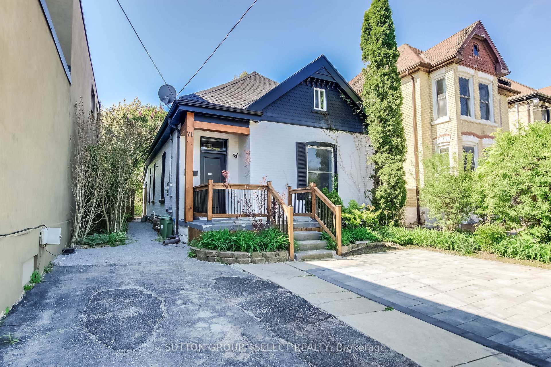 Photo 2 of 71 Briscoe Street E, London, South F — HOMEH