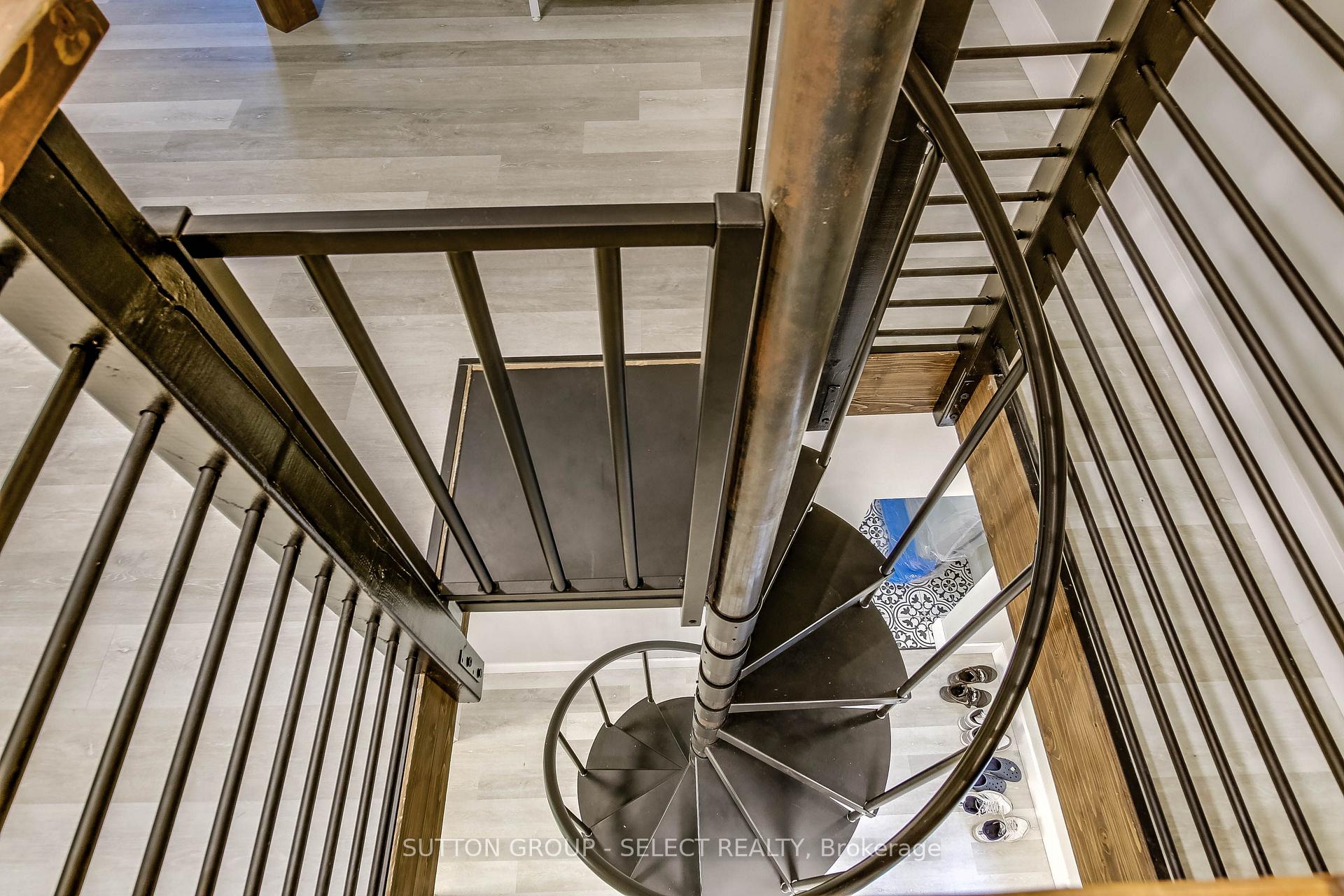 Photo 16 of 71 Briscoe Street E, London, South F — HOMEH