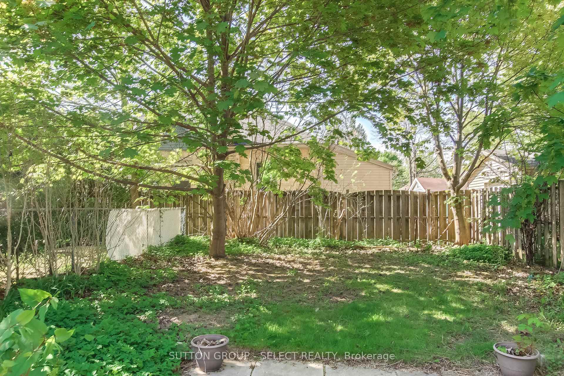 Photo 17 of 71 Briscoe Street E, London, South F — HOMEH