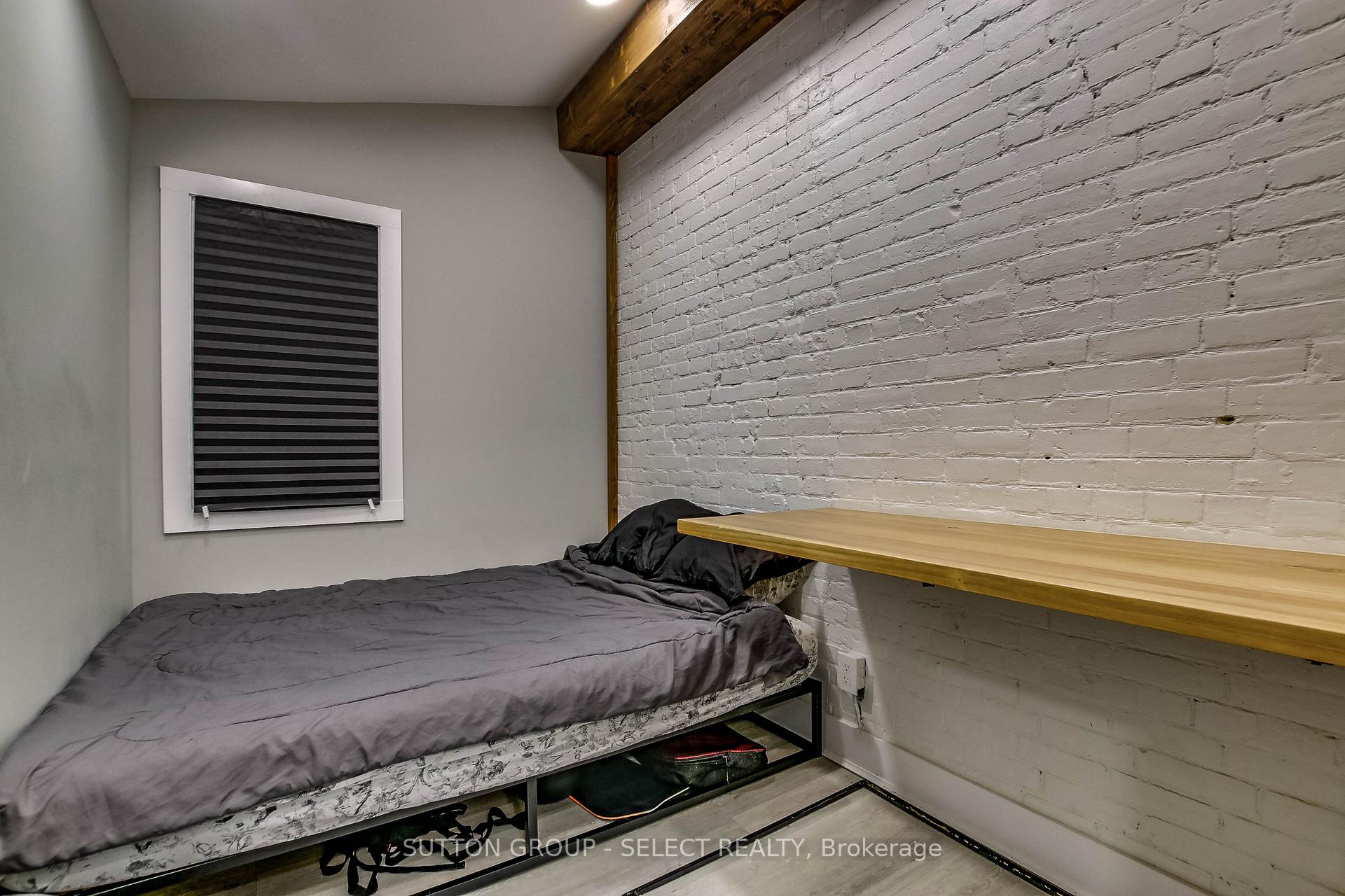Photo 22 of 71 Briscoe Street E, London, South F — HOMEH