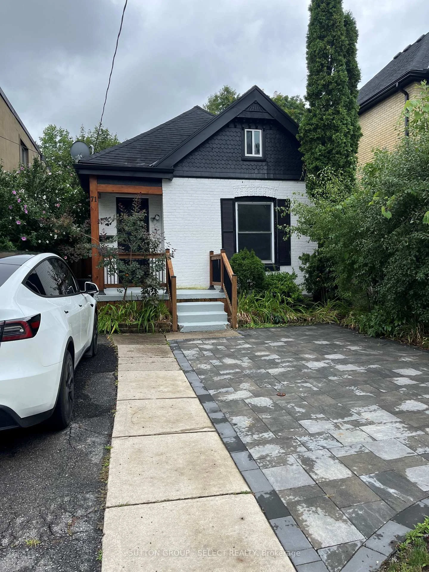 Photo 3 of 71 Briscoe Street E, London, South F — HOMEH