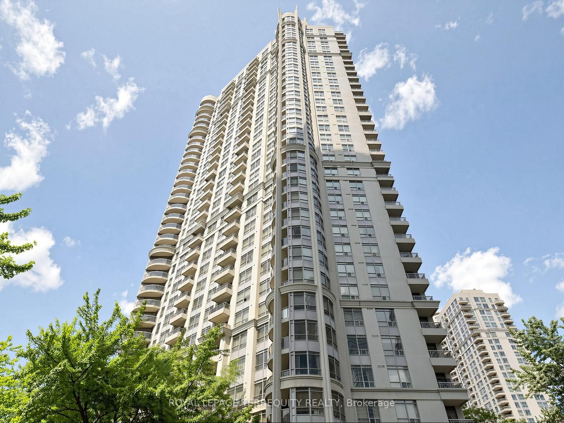 Front of Unit 2810, 310 Burnhamthorpe Road W