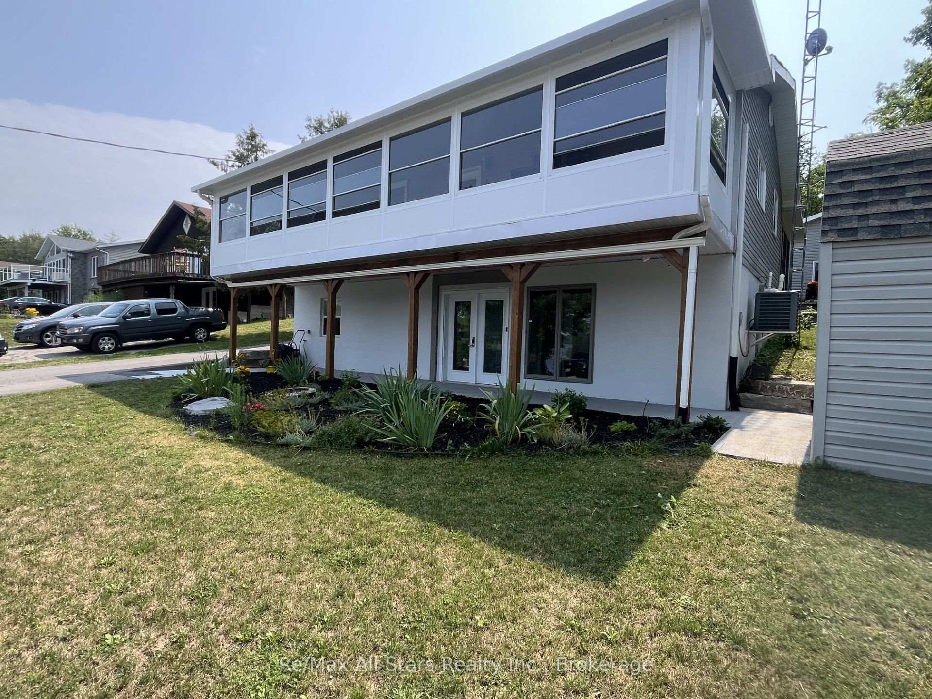 Photo 3 of 851 Cedar Glen Road, Kawartha Lakes, Verulam — HOMEH