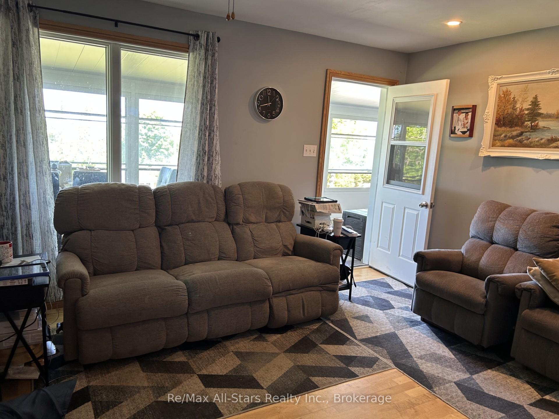 Photo 13 of 851 Cedar Glen Road, Kawartha Lakes, Verulam — HOMEH