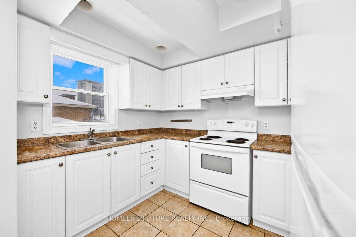 Photo 11 of Unit A, 327 Spruce Street, Waterloo, Beechwood/University — HOMEH