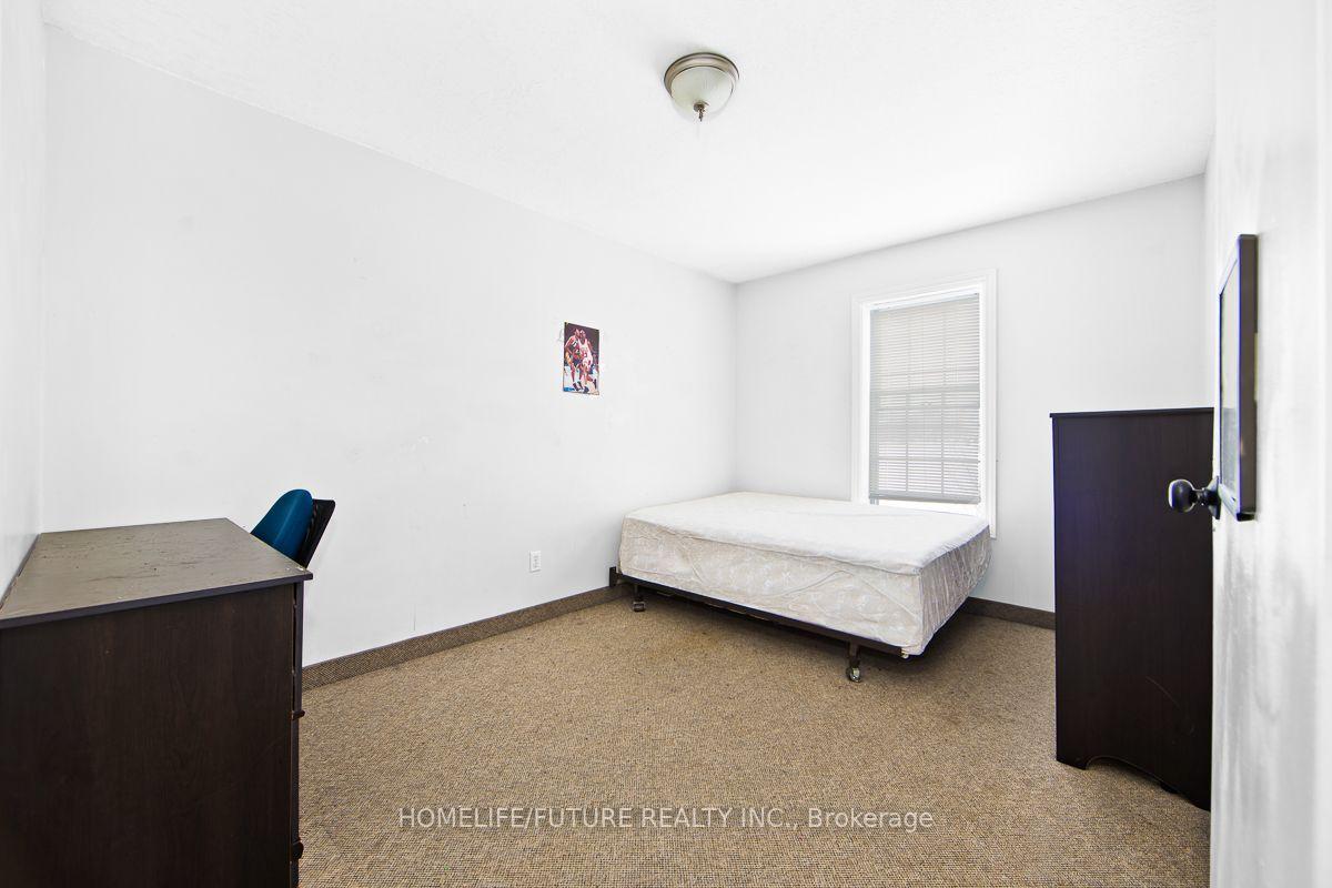 Photo 16 of Unit A, 327 Spruce Street, Waterloo, Beechwood/University — HOMEH