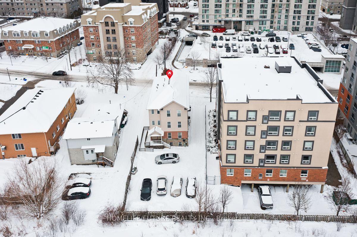 Photo 22 of Unit A, 327 Spruce Street, Waterloo, Beechwood/University — HOMEH