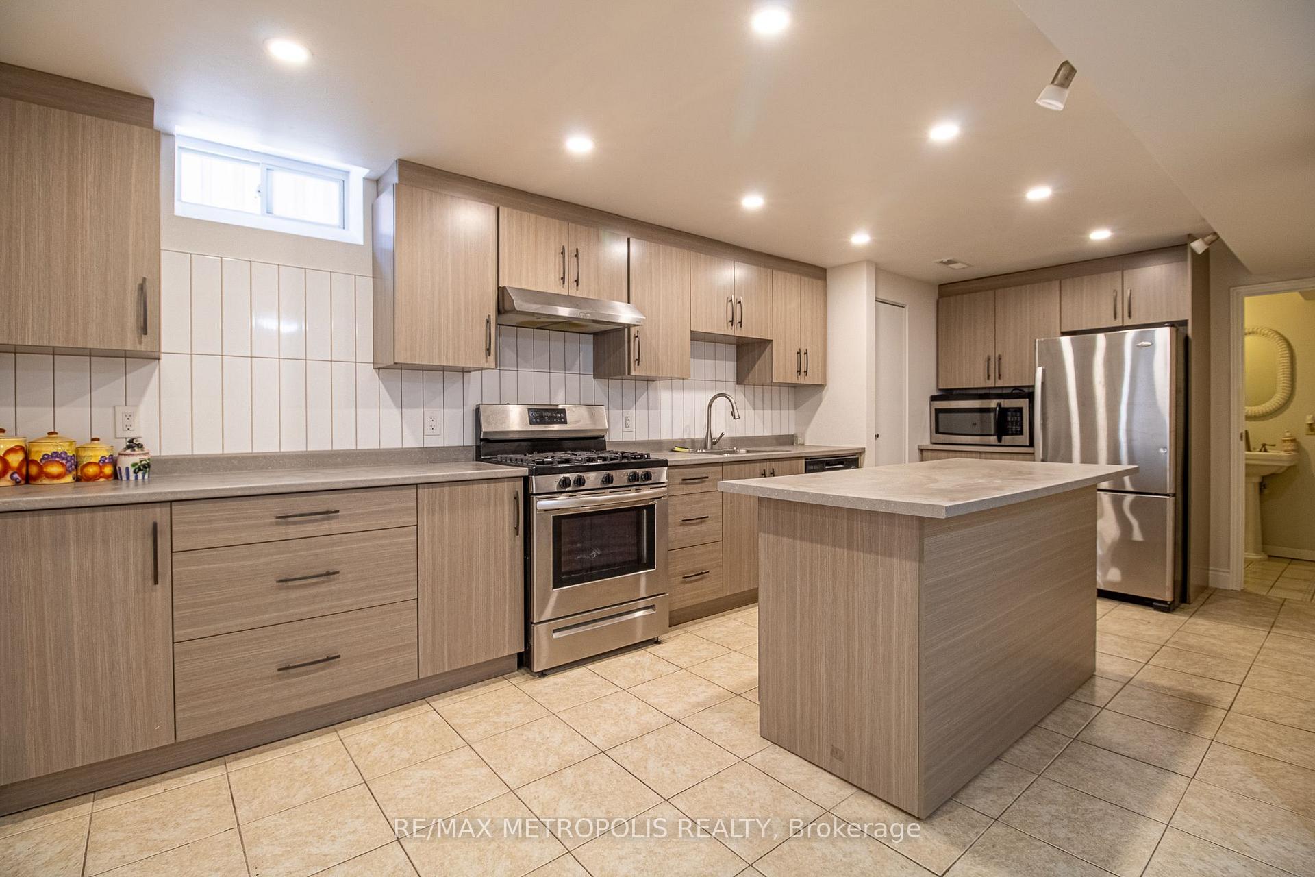 Photo 12 of Unit Basement, 507 Charnwood Court, Pickering, Amberlea — HOMEH