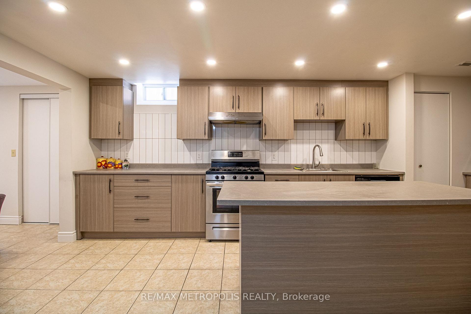 Photo 15 of Unit Basement, 507 Charnwood Court, Pickering, Amberlea — HOMEH