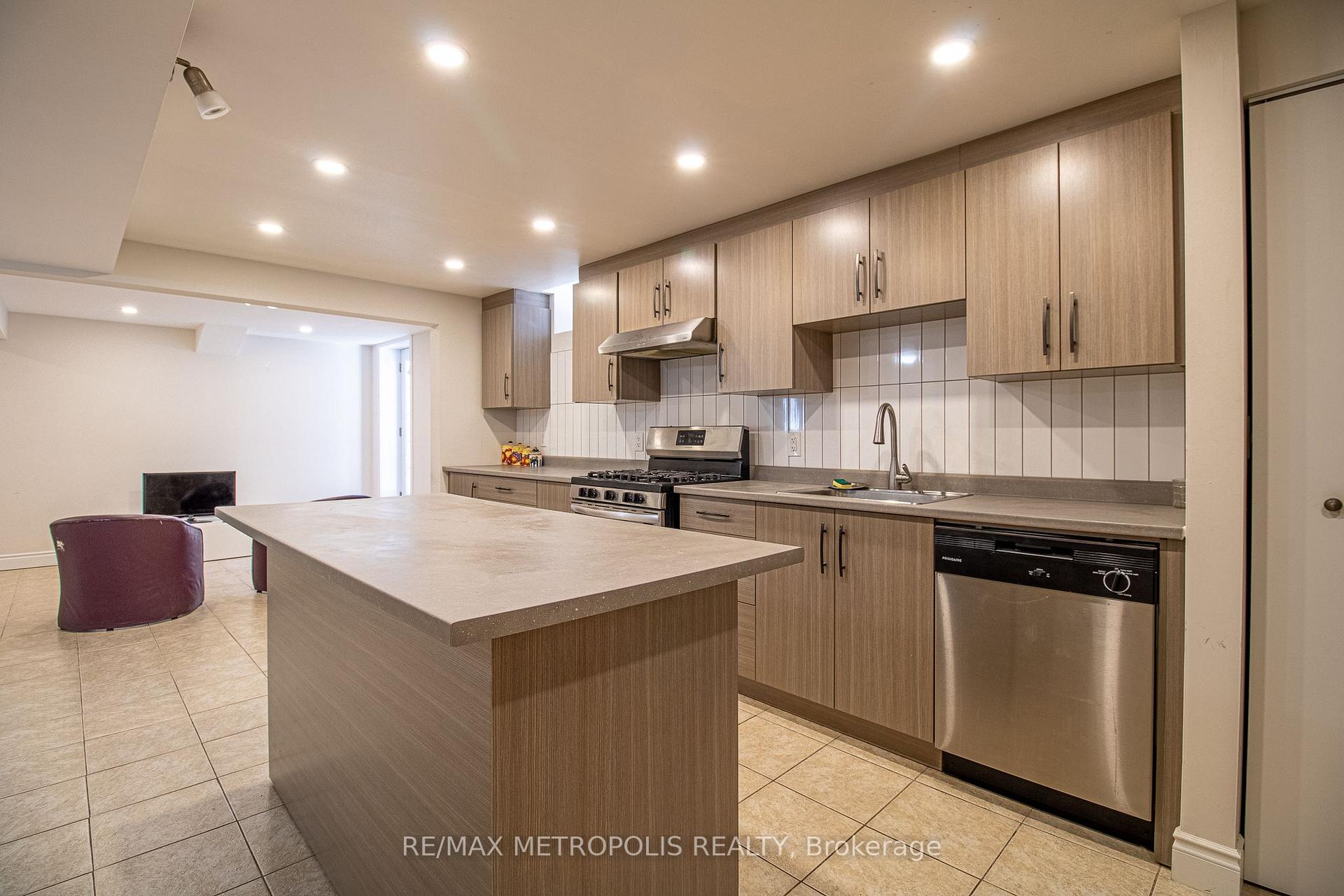 Photo 16 of Unit Basement, 507 Charnwood Court, Pickering, Amberlea — HOMEH