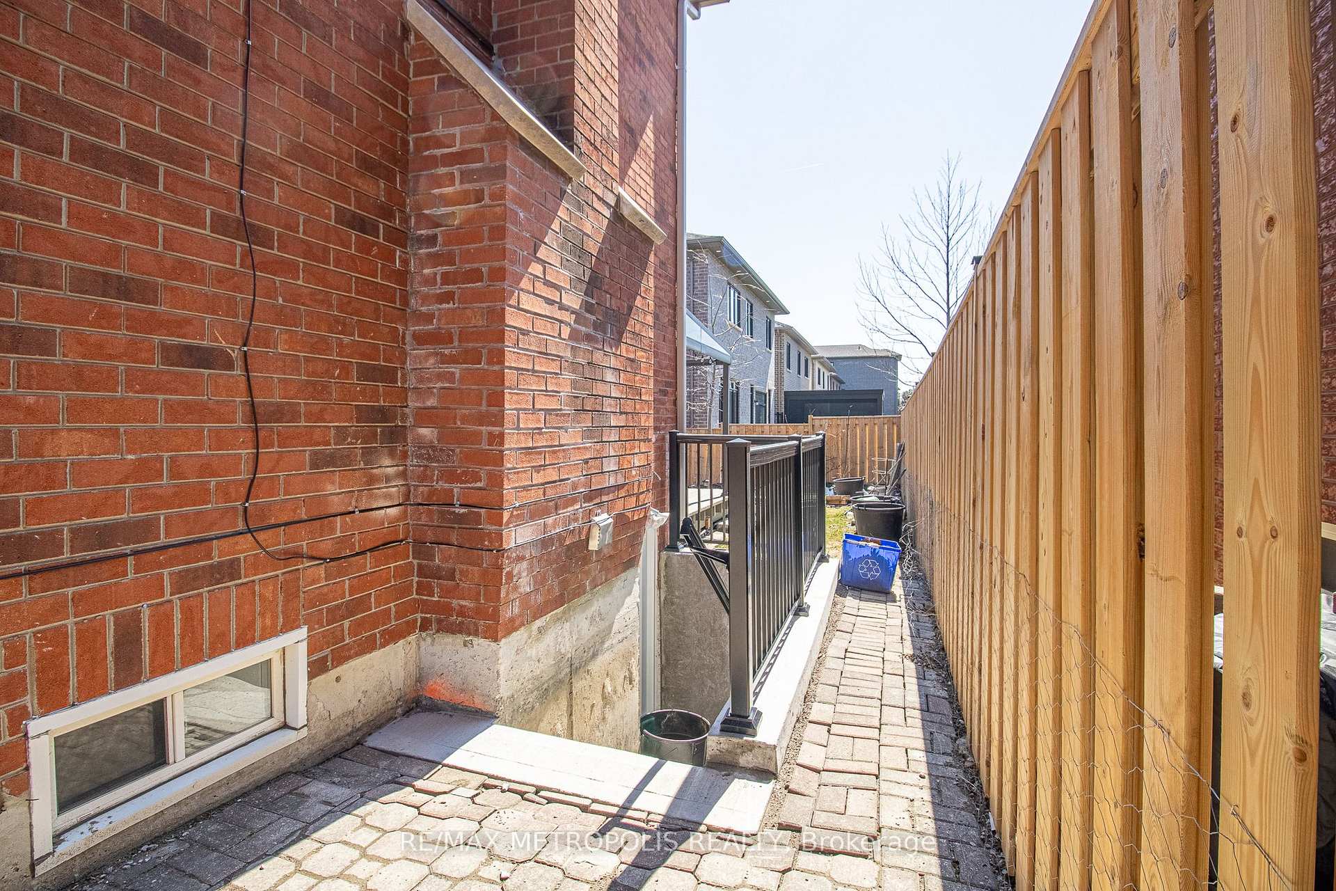 Photo 26 of Unit Basement, 507 Charnwood Court, Pickering, Amberlea — HOMEH