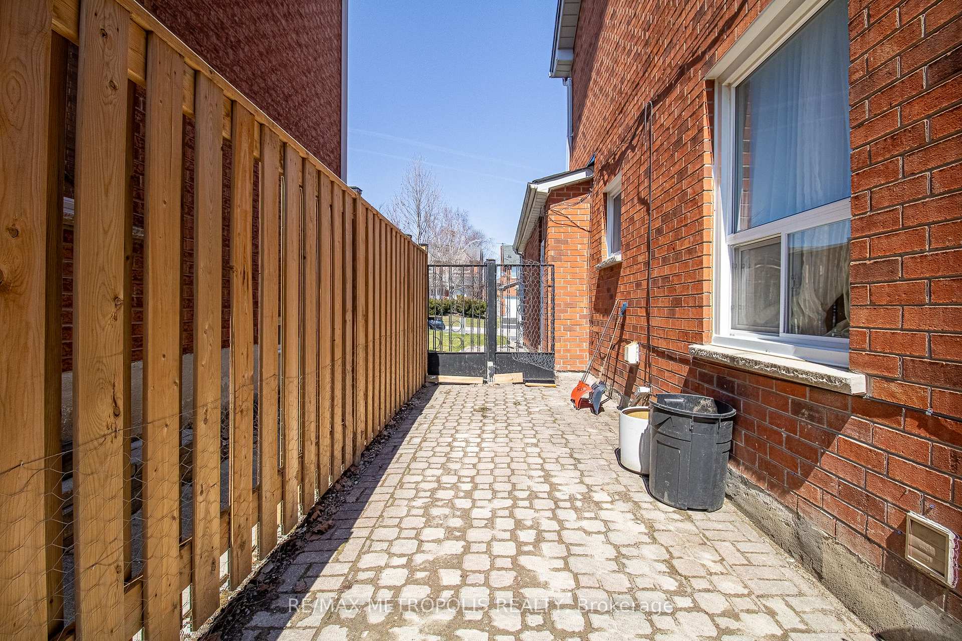 Photo 29 of Unit Basement, 507 Charnwood Court, Pickering, Amberlea — HOMEH