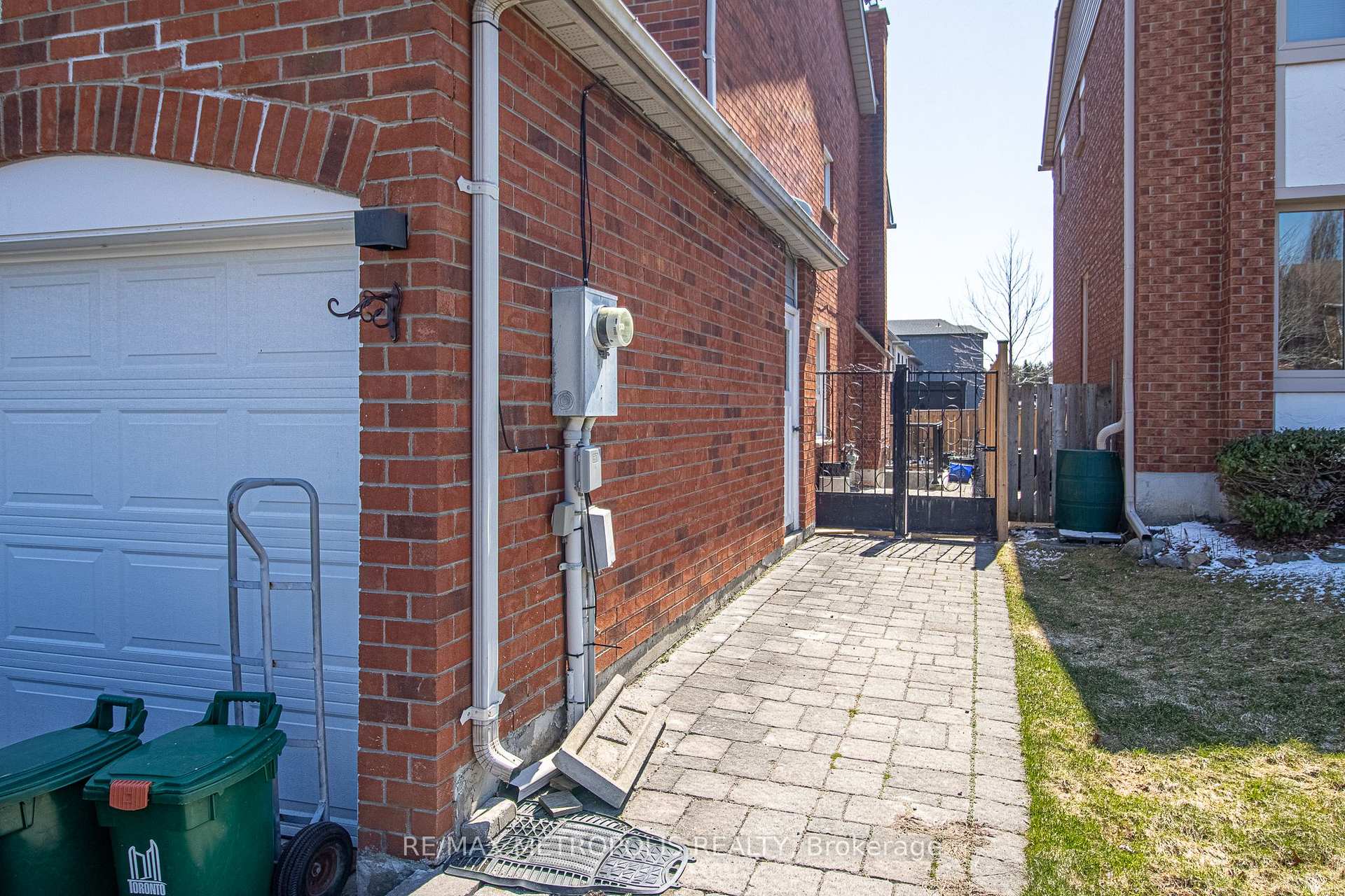 Photo 30 of Unit Basement, 507 Charnwood Court, Pickering, Amberlea — HOMEH