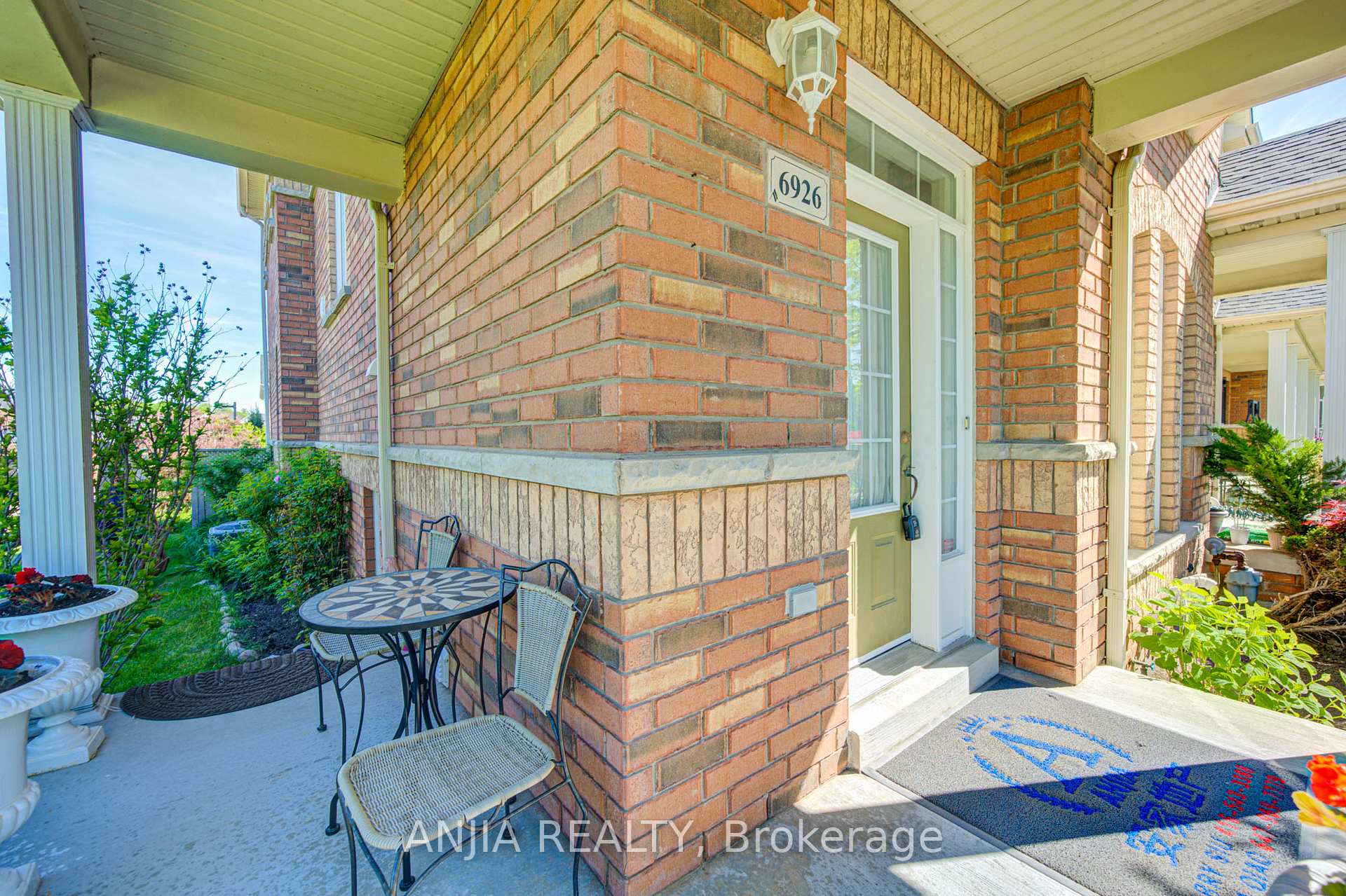 Photo 3 of 6926 14th Avenue, Markham, Box Grove — HOMEH