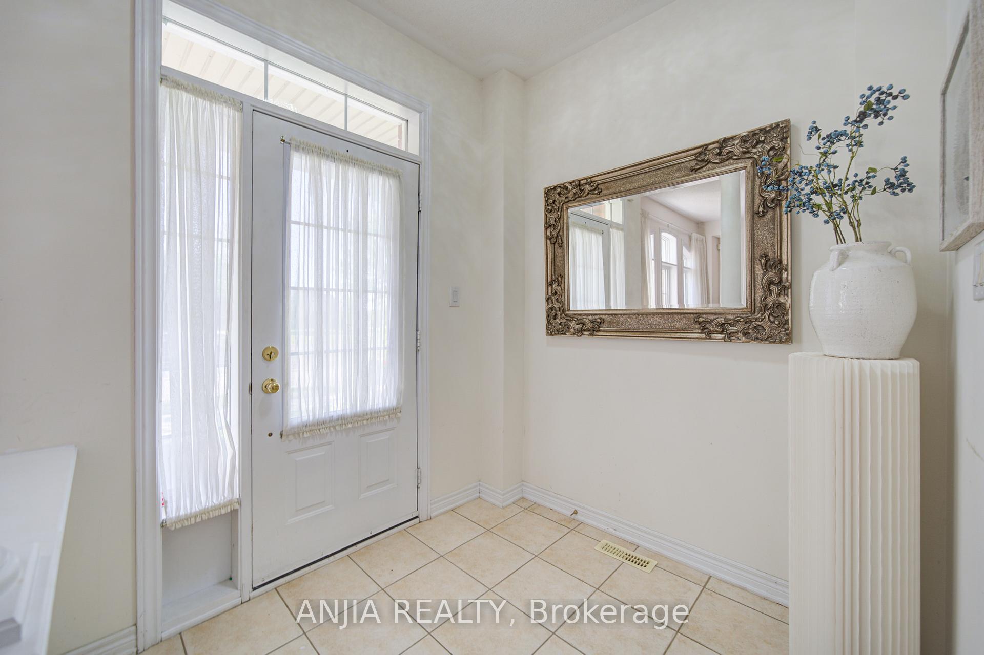 Photo 4 of 6926 14th Avenue, Markham, Box Grove — HOMEH
