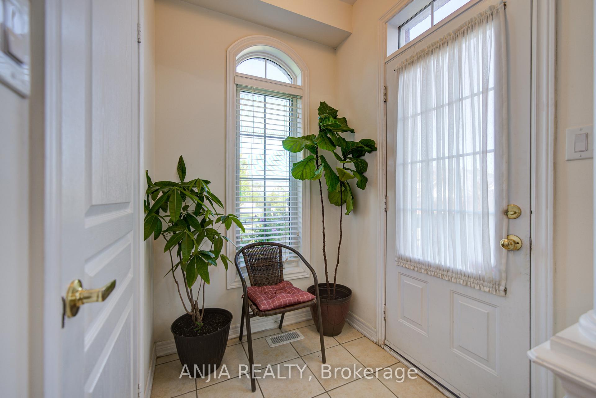 Photo 19 of 6926 14th Avenue, Markham, Box Grove — HOMEH