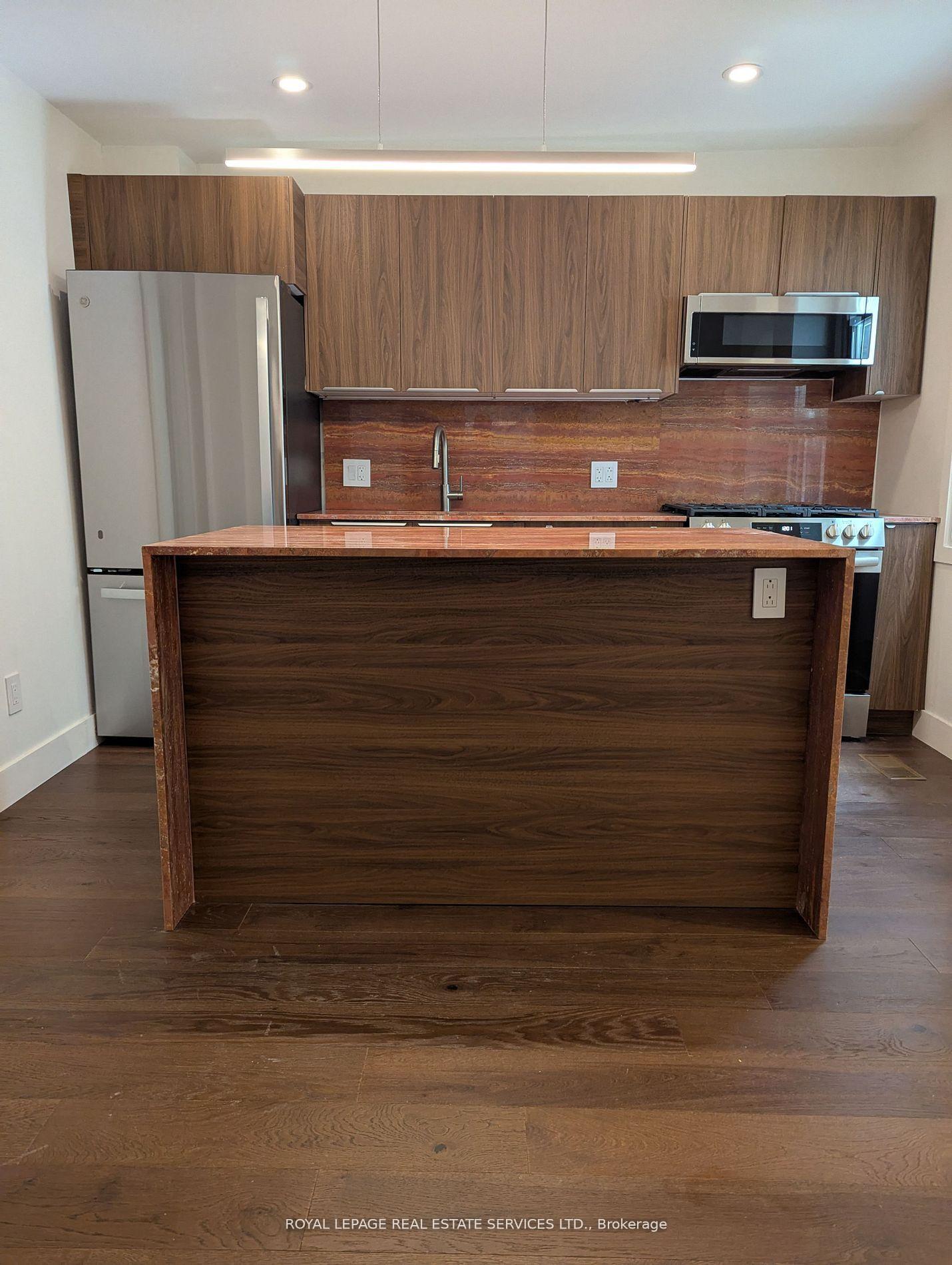 Photo 5 of Unit Main, 264A Hastings Avenue, Toronto, South Riverdale — HOMEH