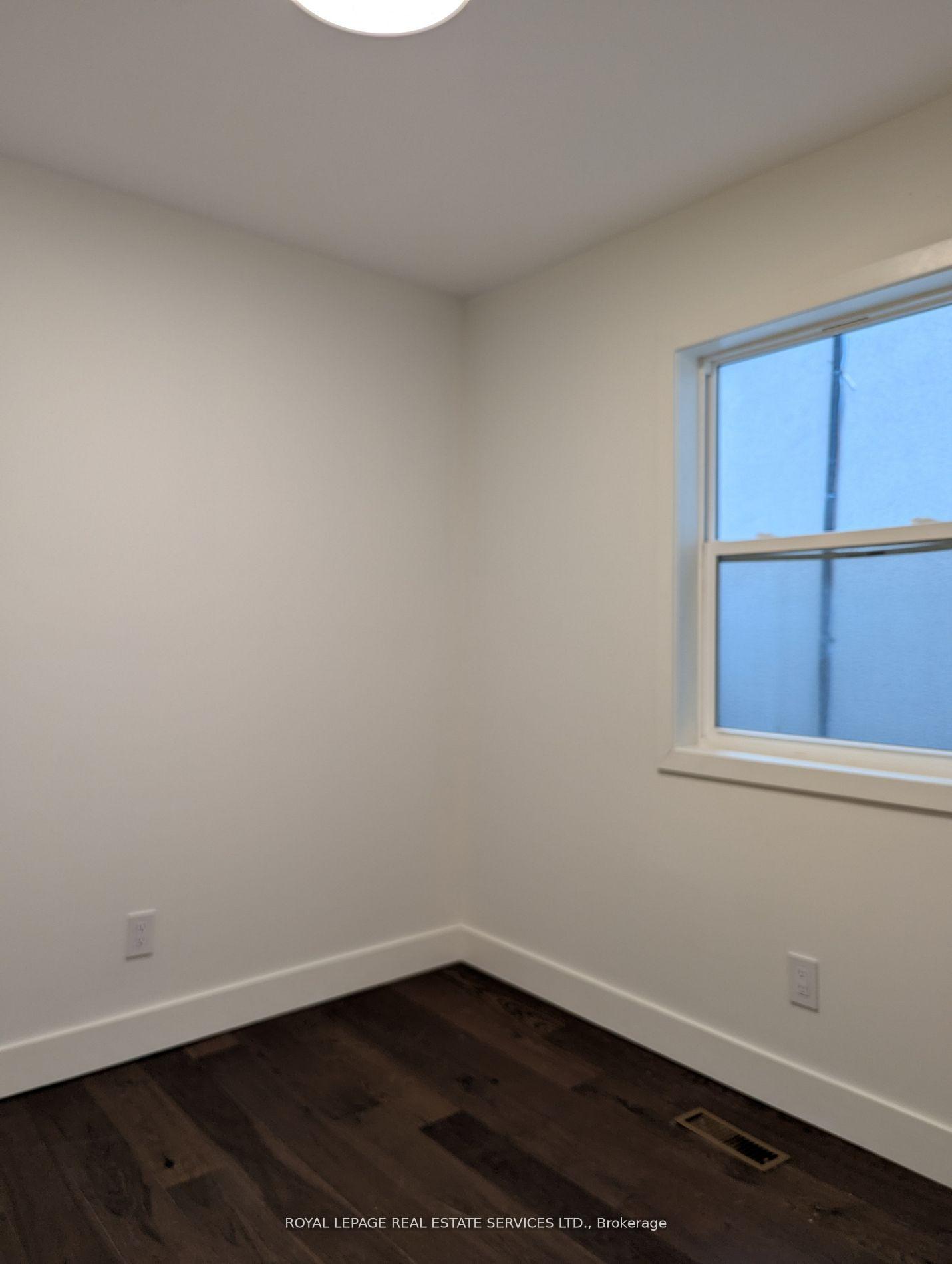Photo 11 of Unit Main, 264A Hastings Avenue, Toronto, South Riverdale — HOMEH