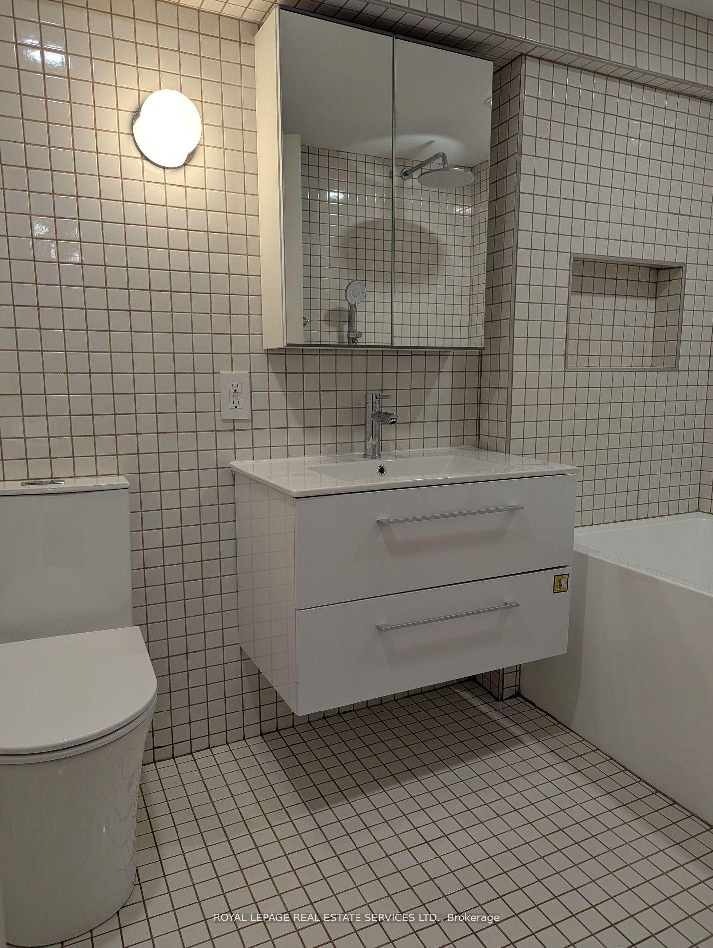 Photo 14 of Unit Main, 264A Hastings Avenue, Toronto, South Riverdale — HOMEH