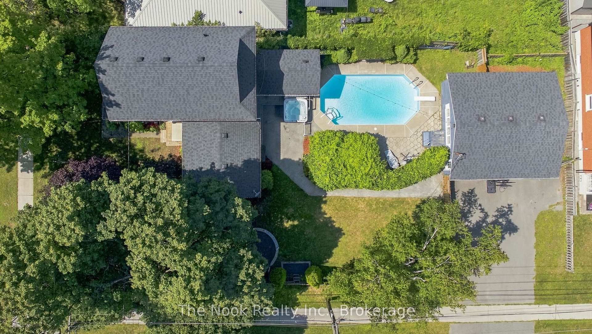 Photo 1 of 264 Bennet Street, Peterborough, Northcrest Ward 5 — HOMEH