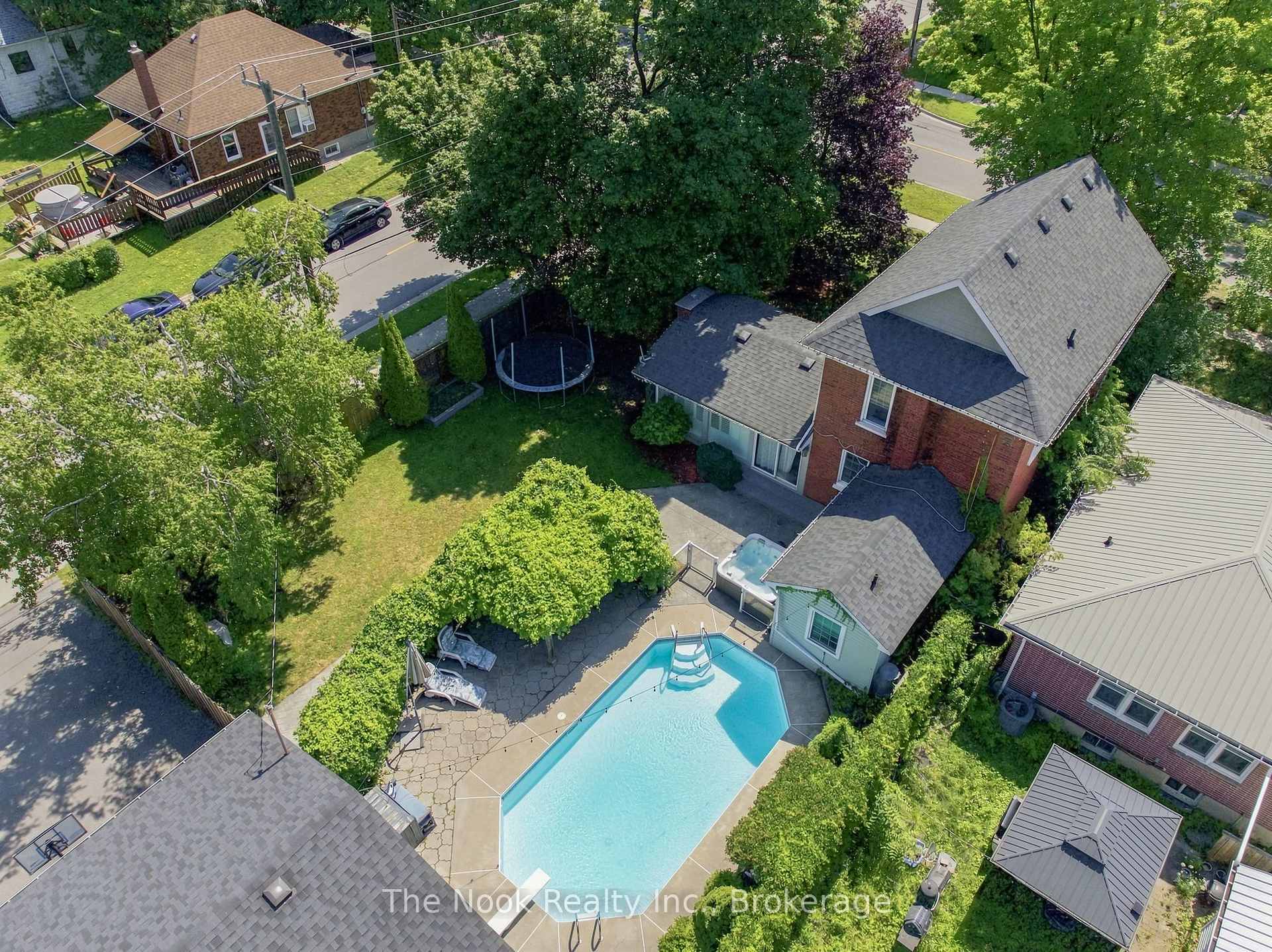 Photo 5 of 264 Bennet Street, Peterborough, Northcrest Ward 5 — HOMEH