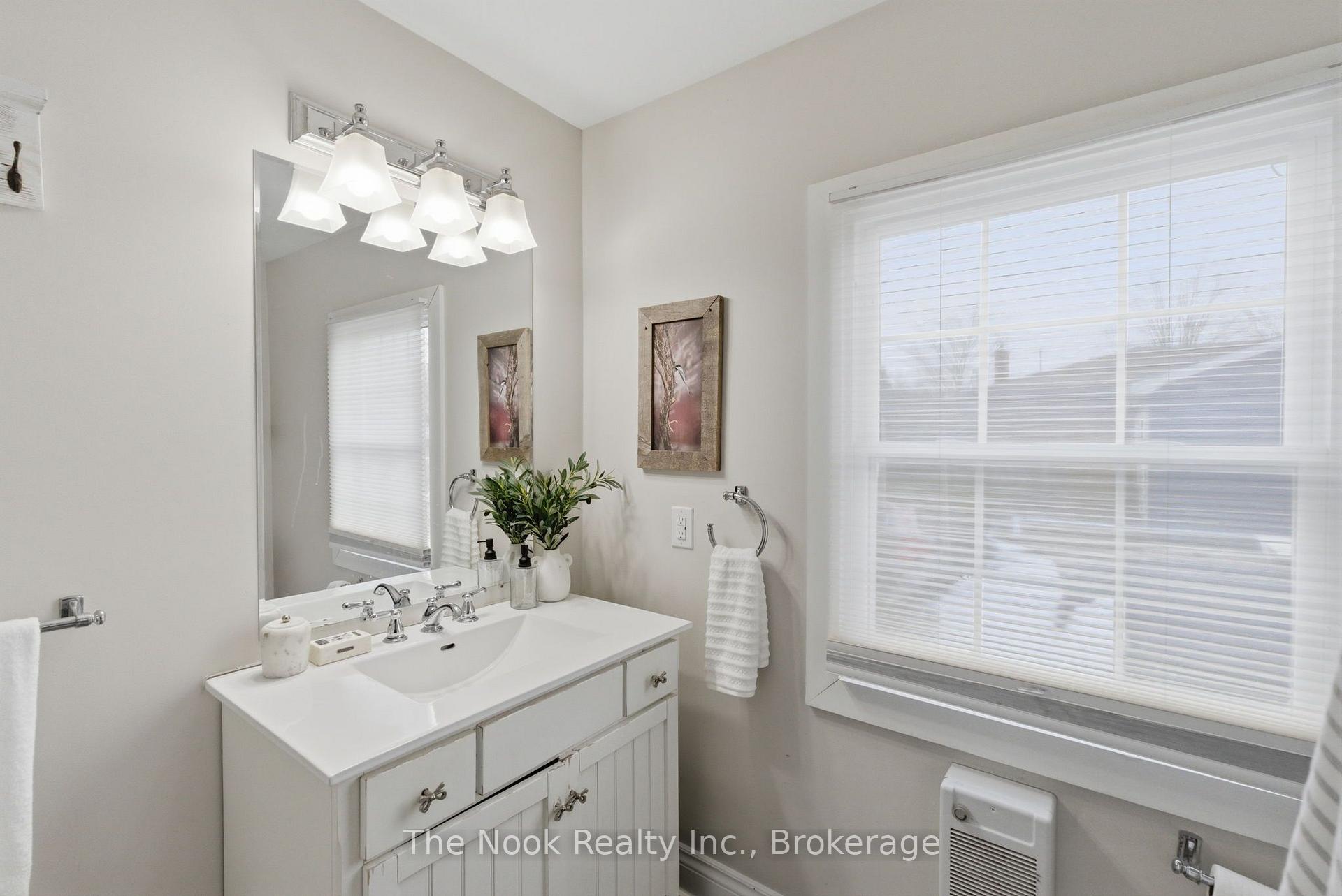 Photo 26 of 264 Bennet Street, Peterborough, Northcrest Ward 5 — HOMEH