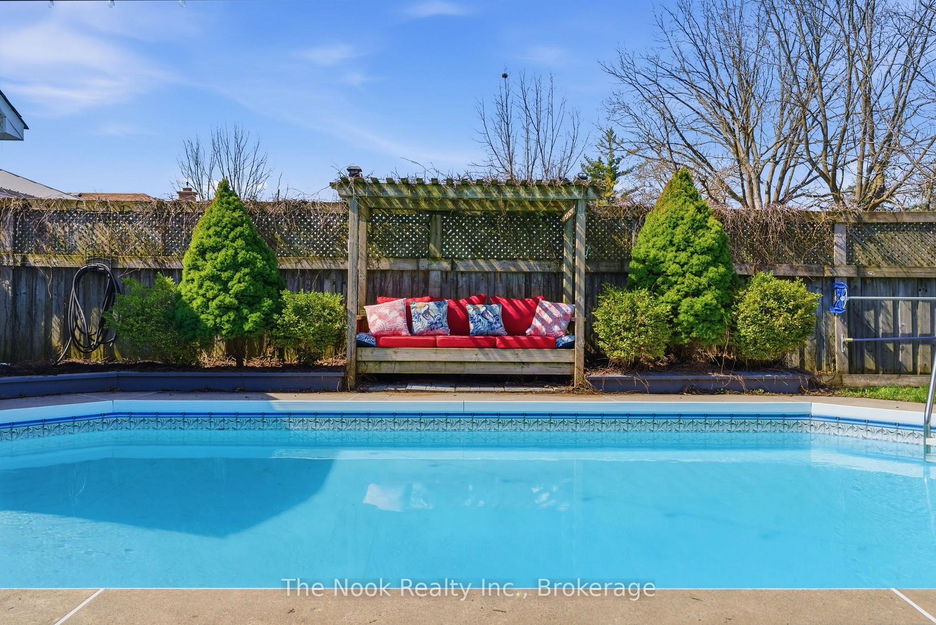 Photo 41 of 264 Bennet Street, Peterborough, Northcrest Ward 5 — HOMEH