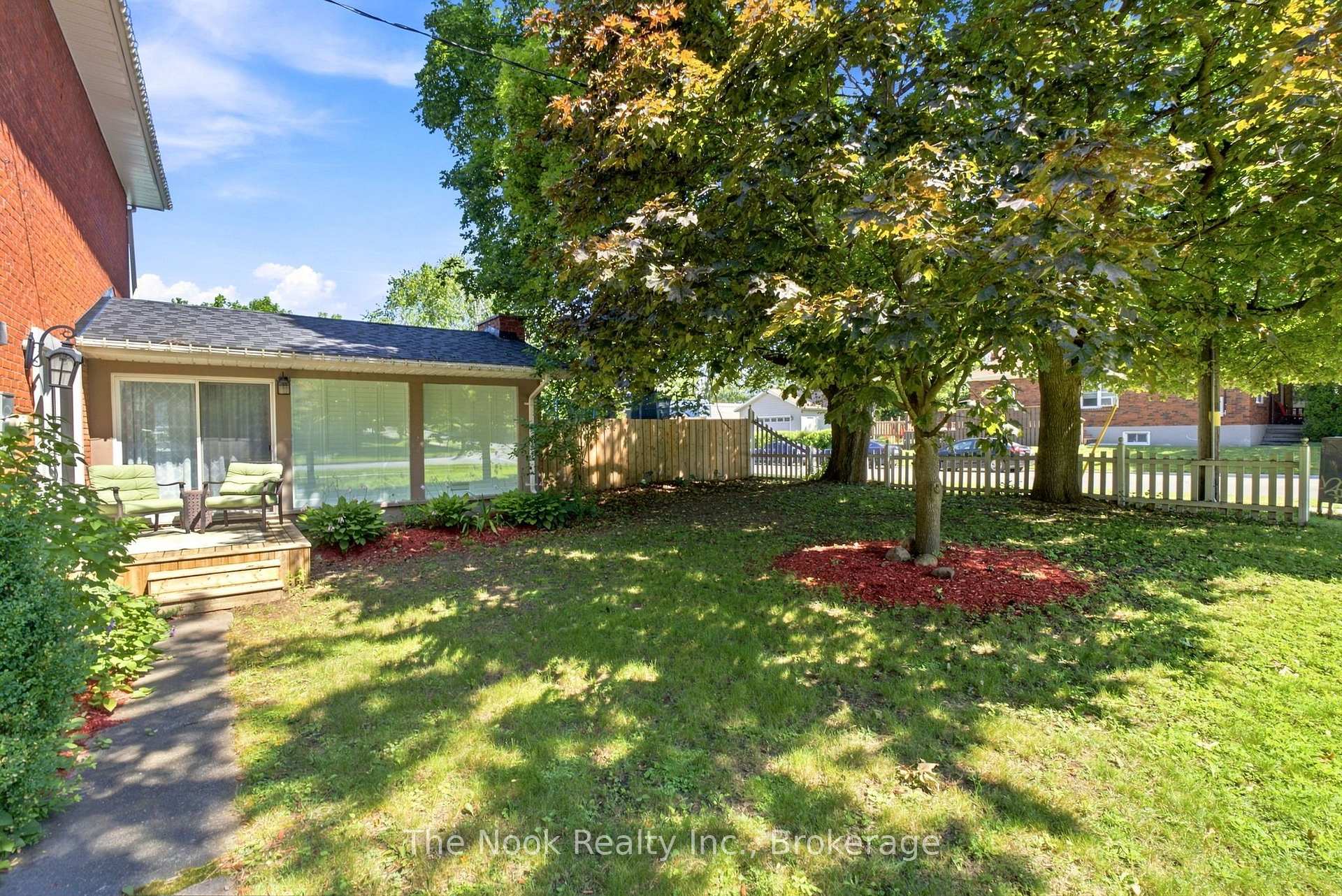 Photo 47 of 264 Bennet Street, Peterborough, Northcrest Ward 5 — HOMEH