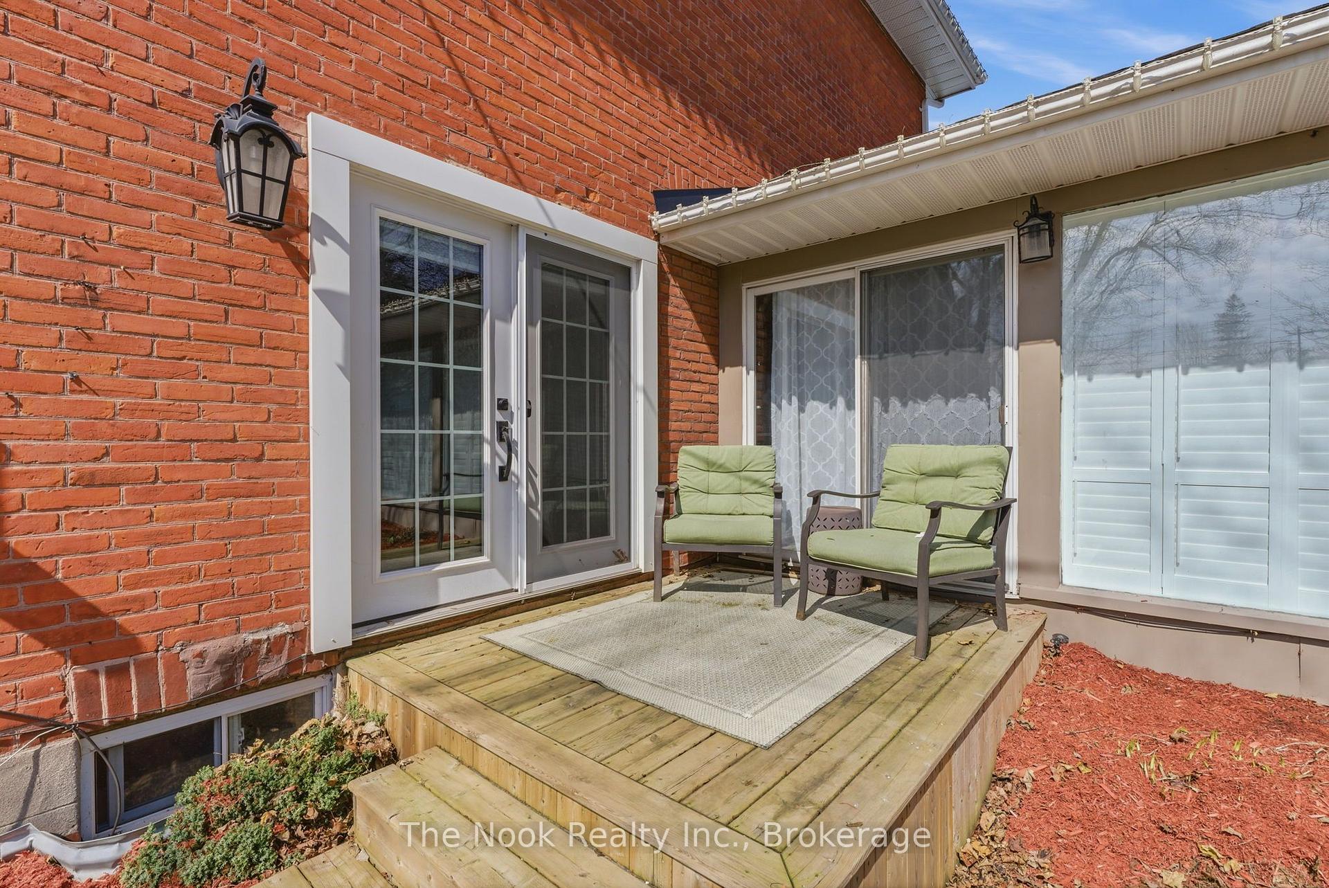 Photo 49 of 264 Bennet Street, Peterborough, Northcrest Ward 5 — HOMEH