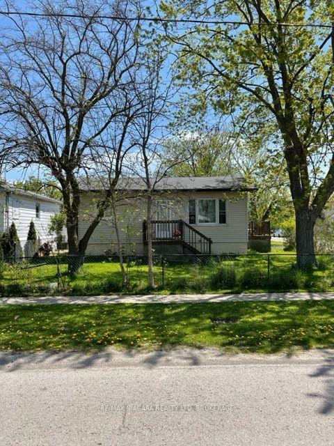 Photo 3 of 45 Powerview Avenue, St. Catharines, Western Hill — HOMEH