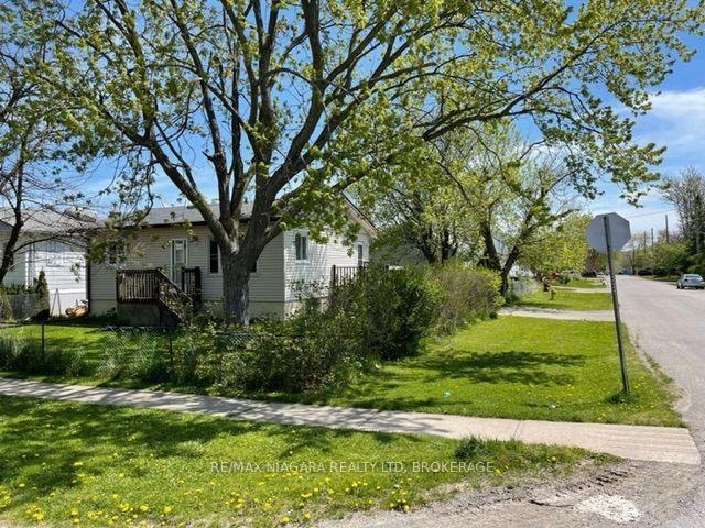 Photo 5 of 45 Powerview Avenue, St. Catharines, Western Hill — HOMEH