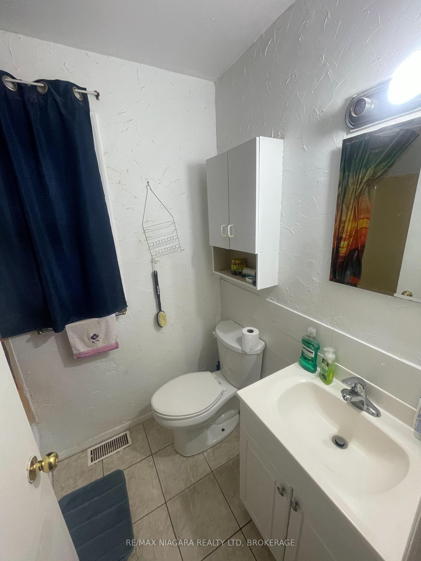 Photo 12 of 45 Powerview Avenue, St. Catharines, Western Hill — HOMEH